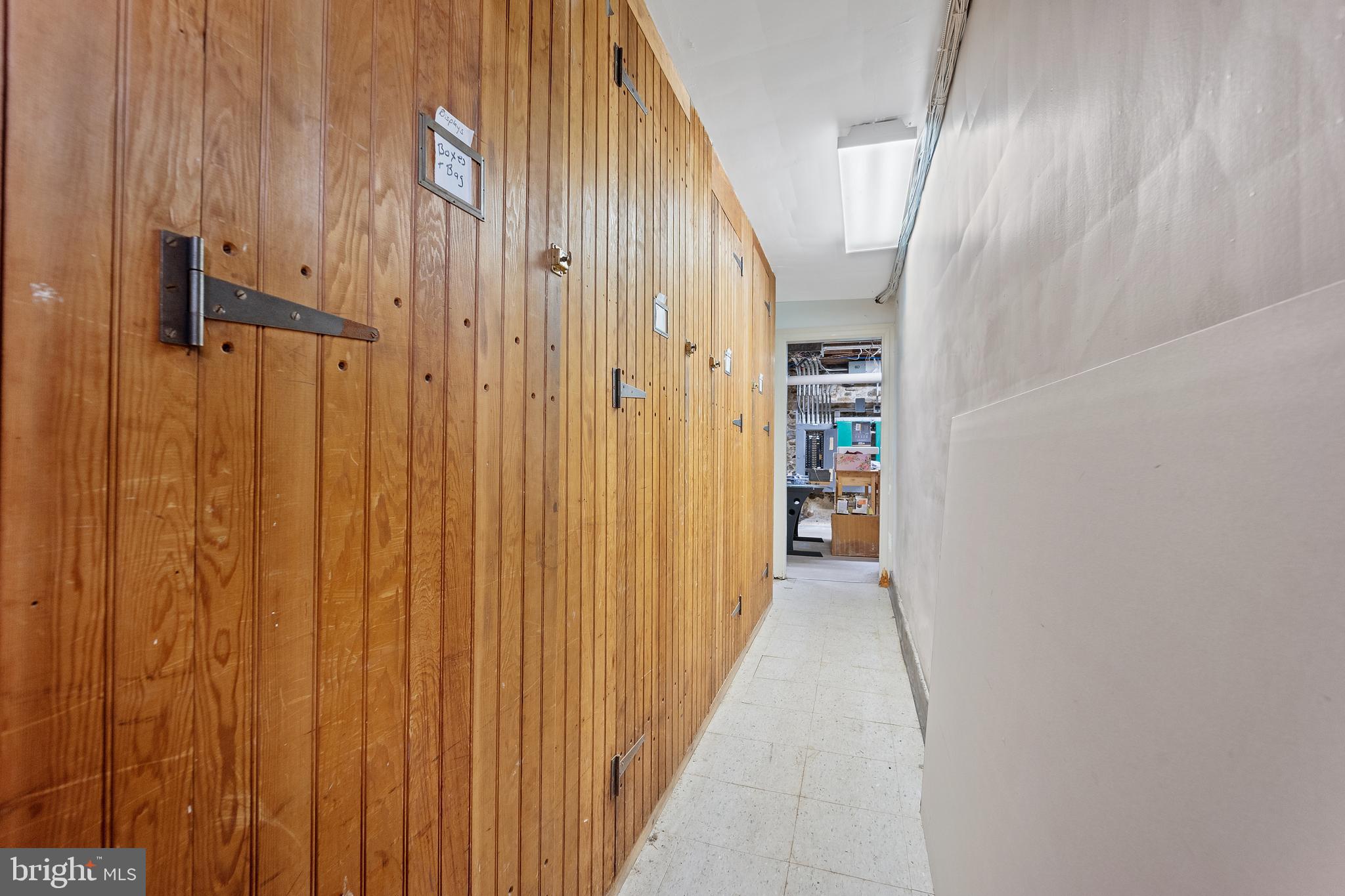 HUNTINGDON VALLEY - Commercial Sale