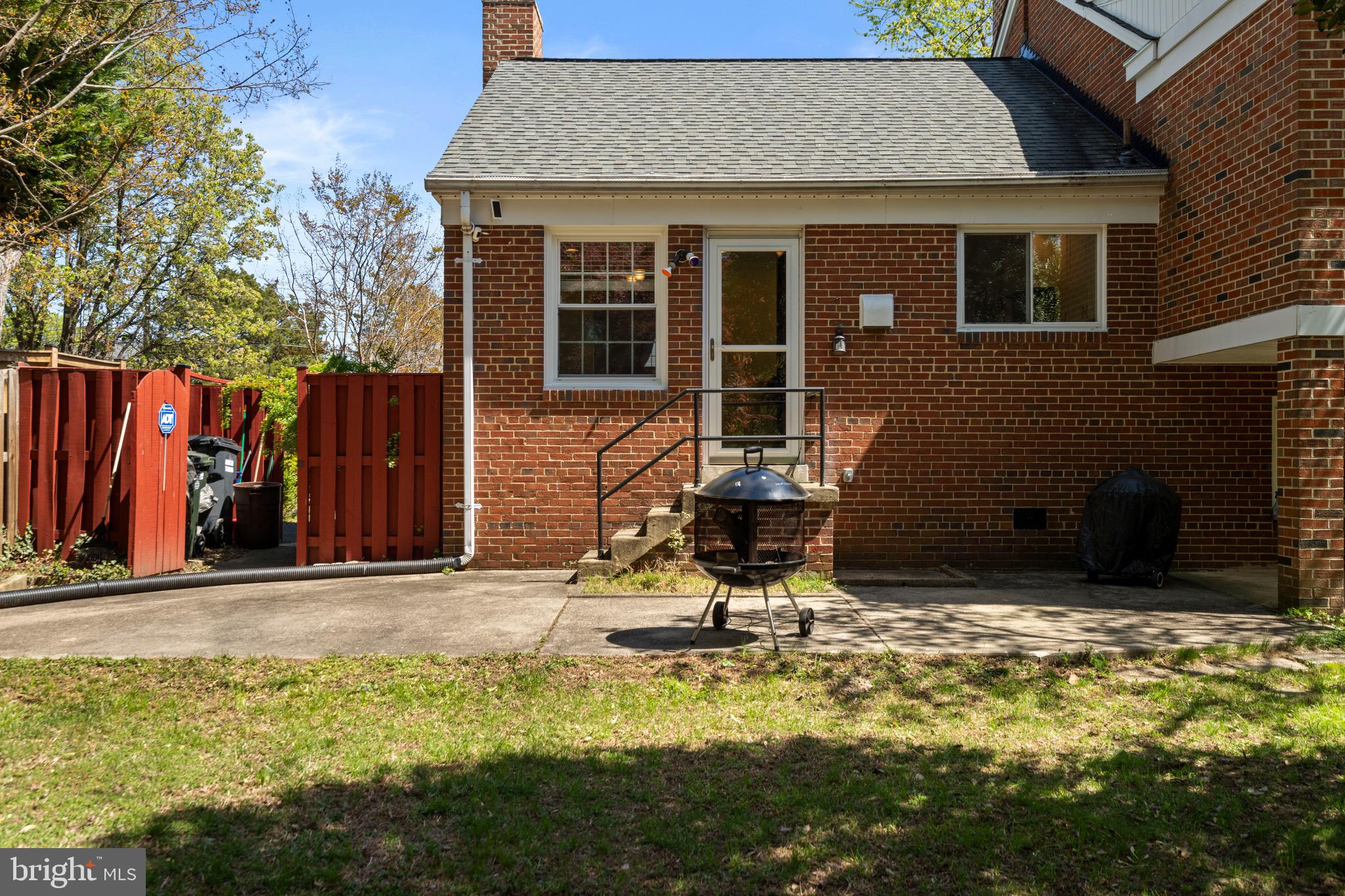 YATES VILLAGE - Residential