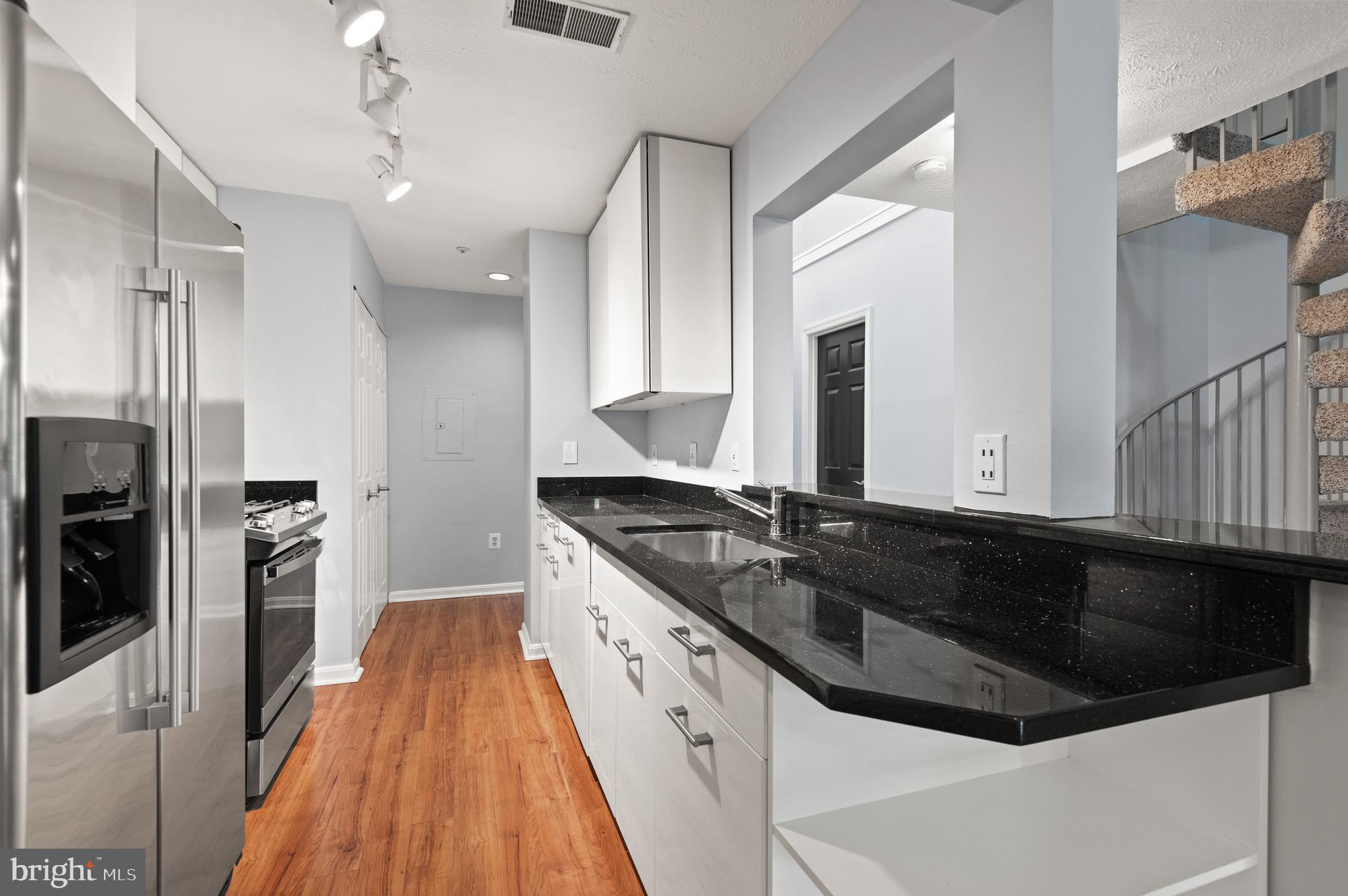 WINDGATE CONDO - Residential