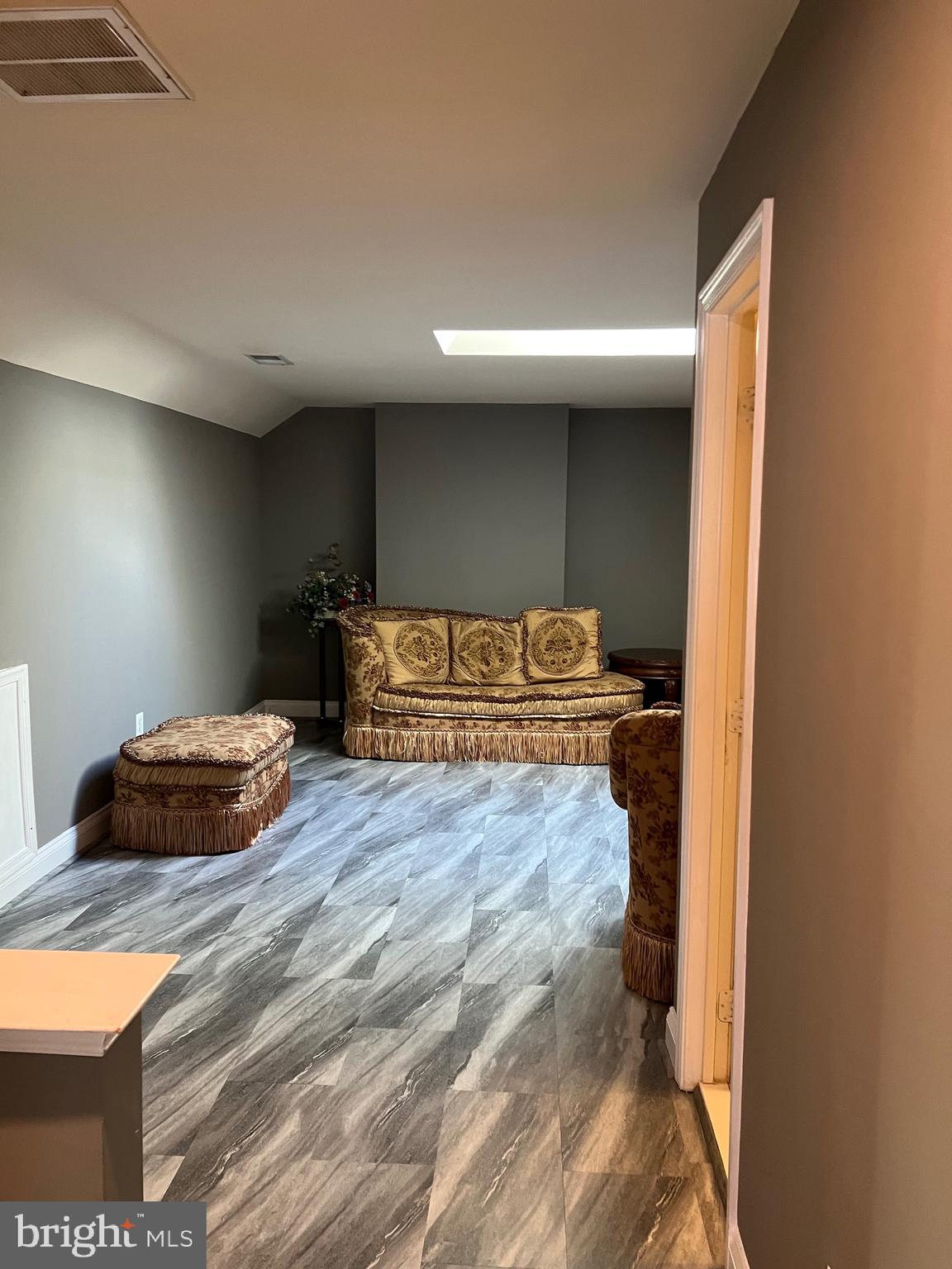 SMALLS NURSERY - Residential