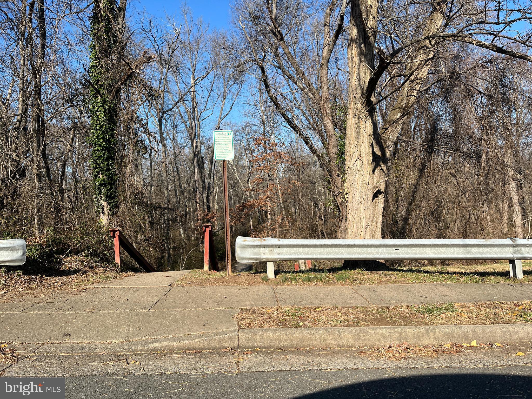 HOLMES RUN WOODS WEST - Residential Lease