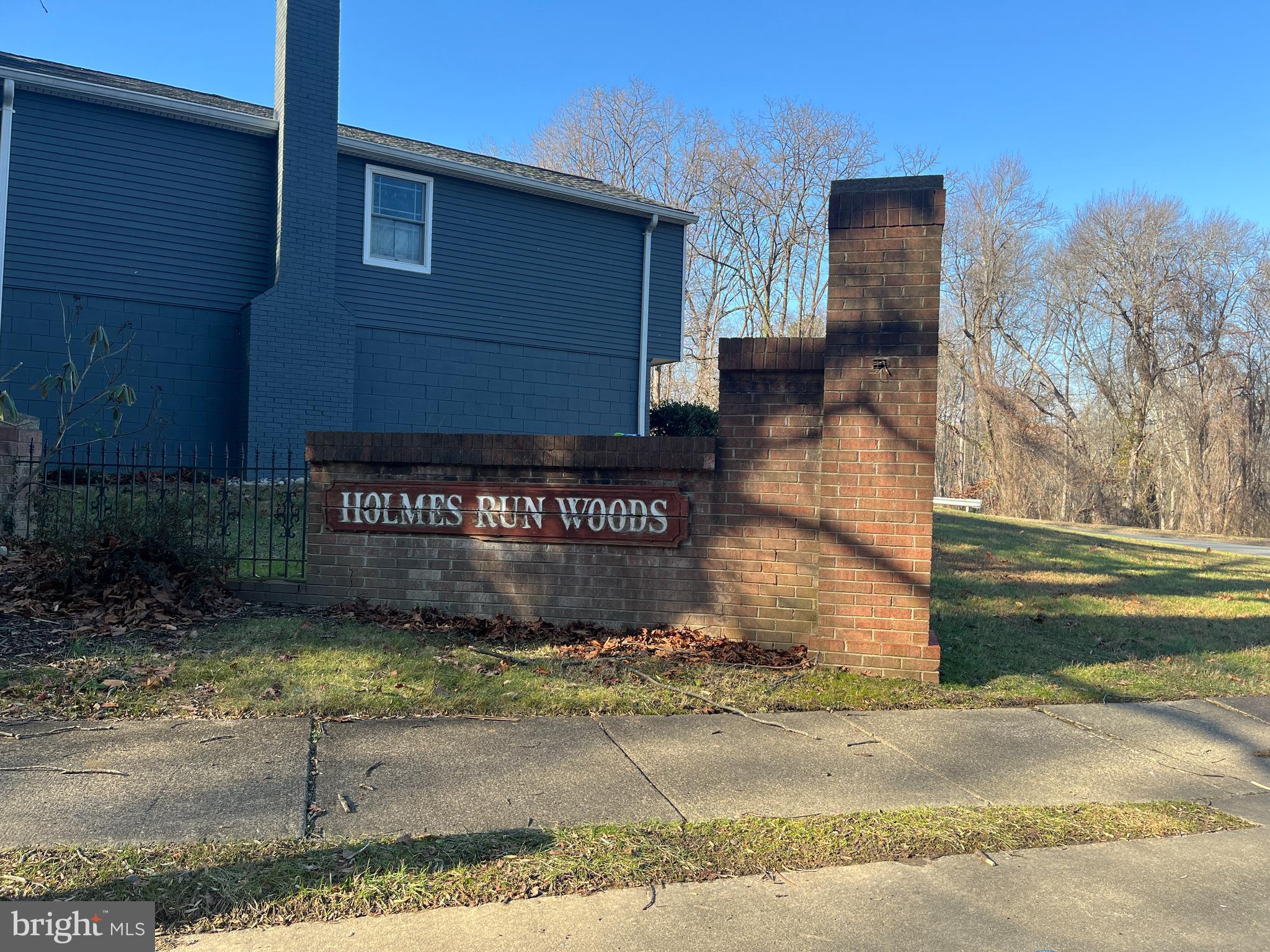 HOLMES RUN WOODS WEST - Residential Lease