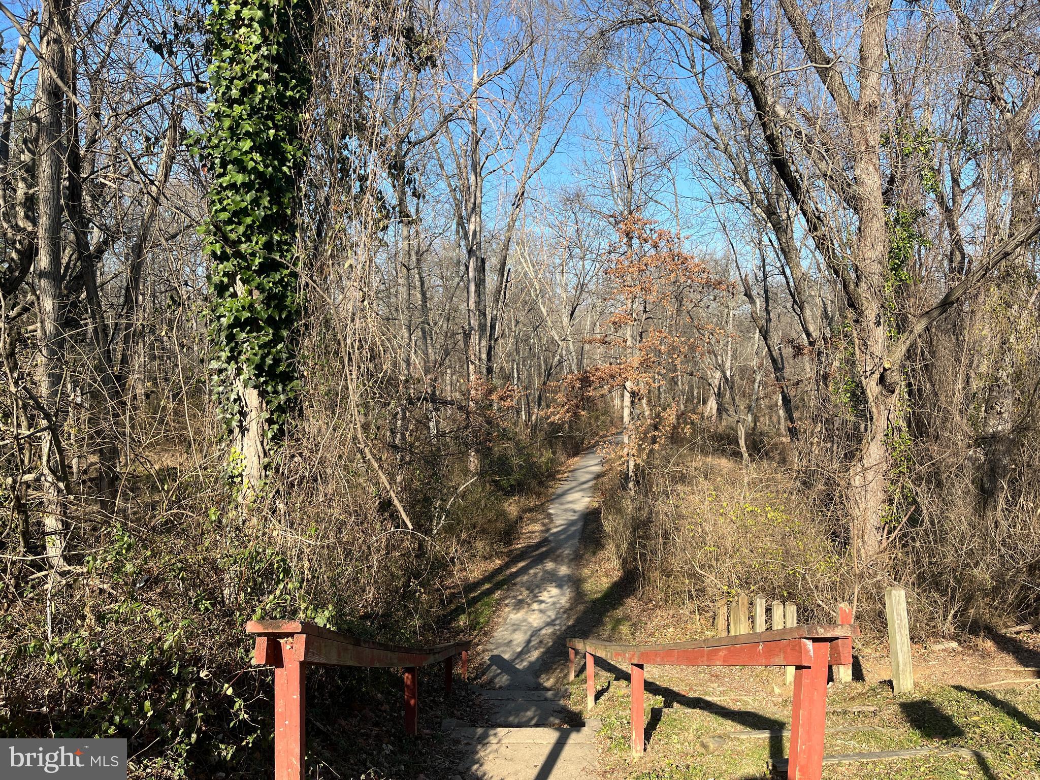 HOLMES RUN WOODS WEST - Residential Lease