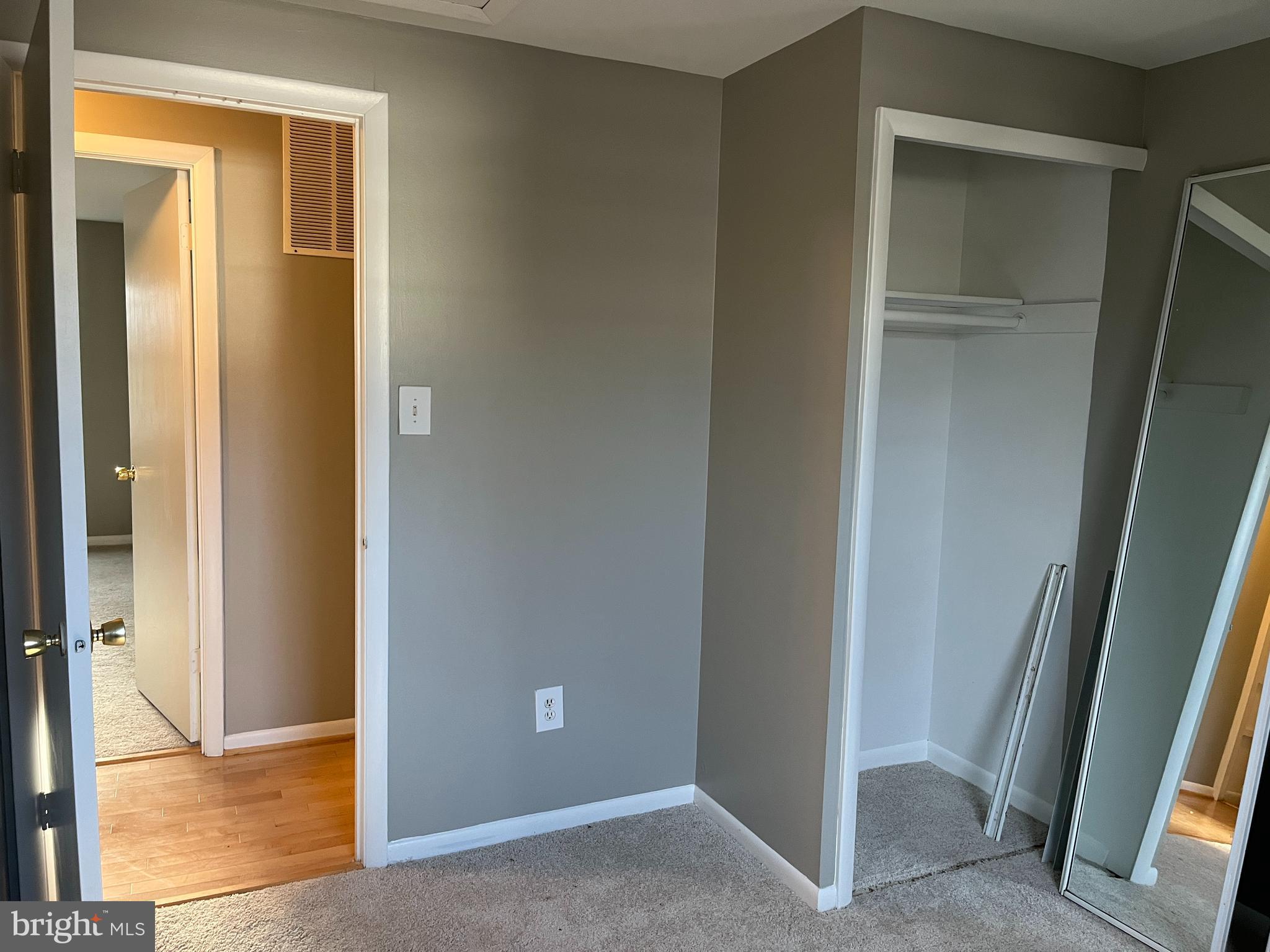 HOLMES RUN WOODS WEST - Residential Lease