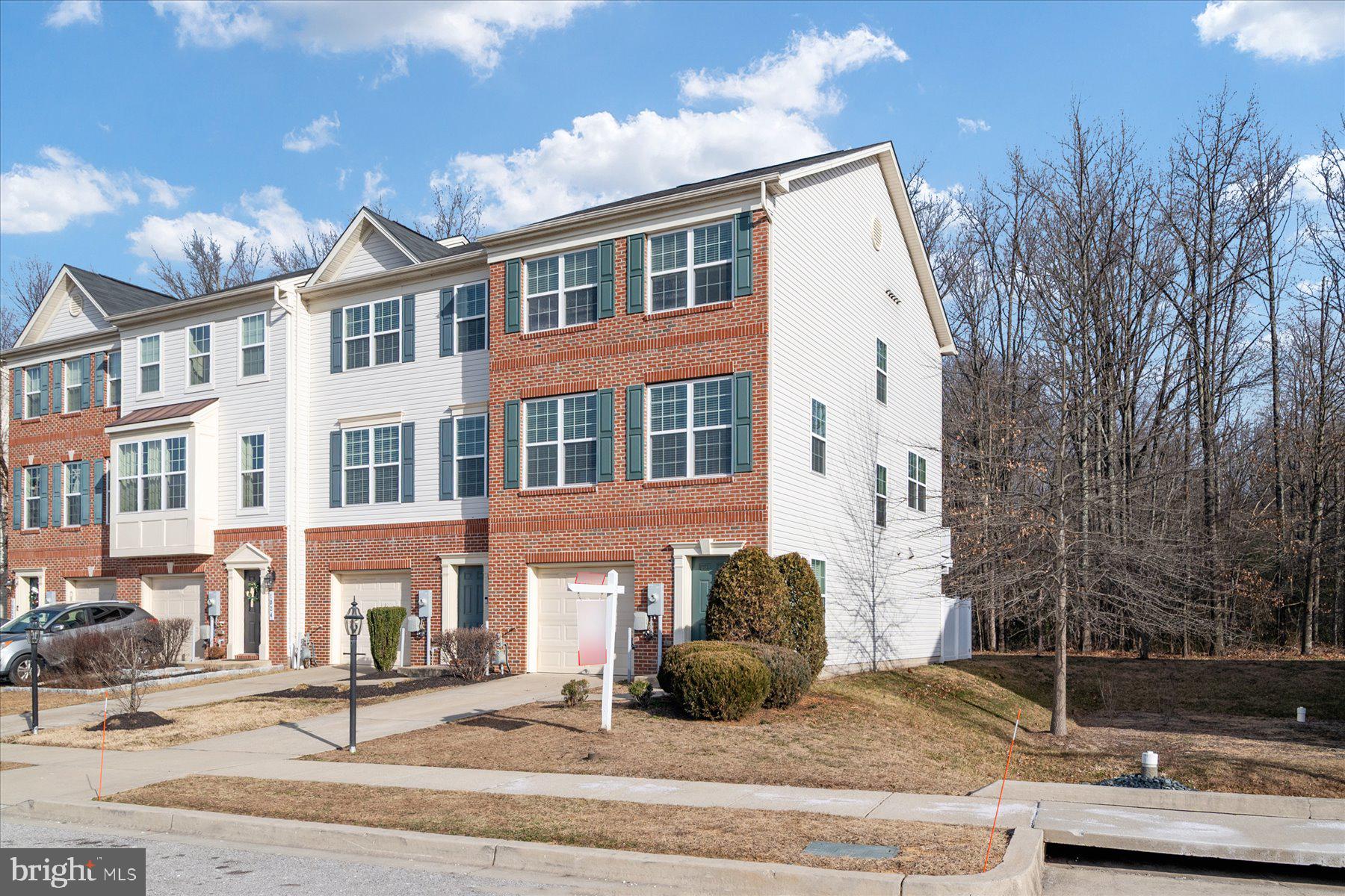 TANYARD SPRINGS TOWNHOMES - Residential