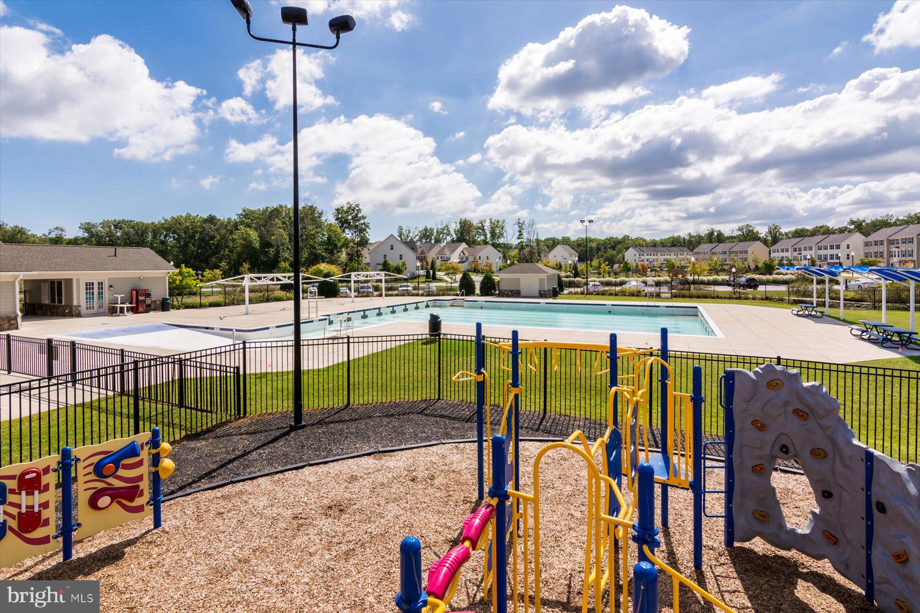 TANYARD SPRINGS TOWNHOMES - Residential