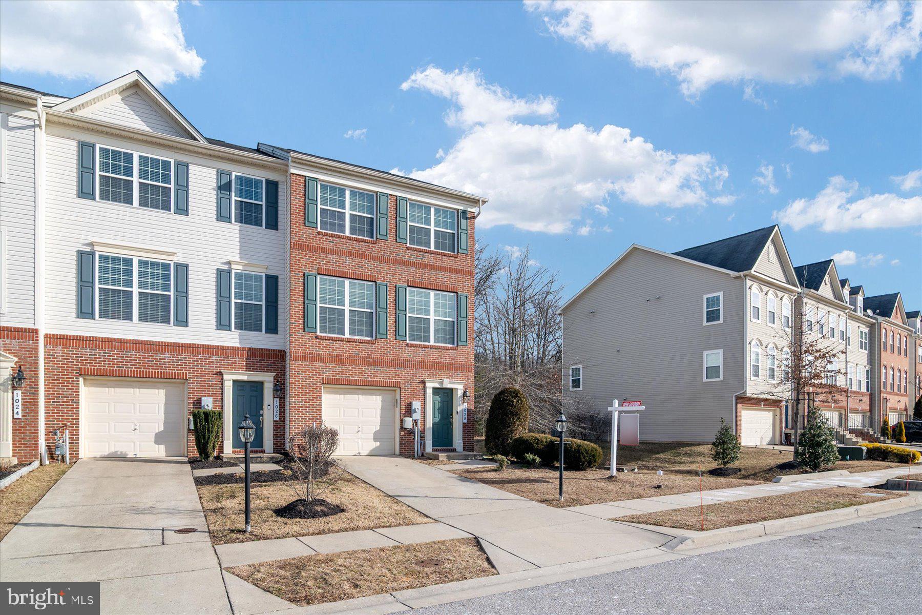 TANYARD SPRINGS TOWNHOMES - Residential
