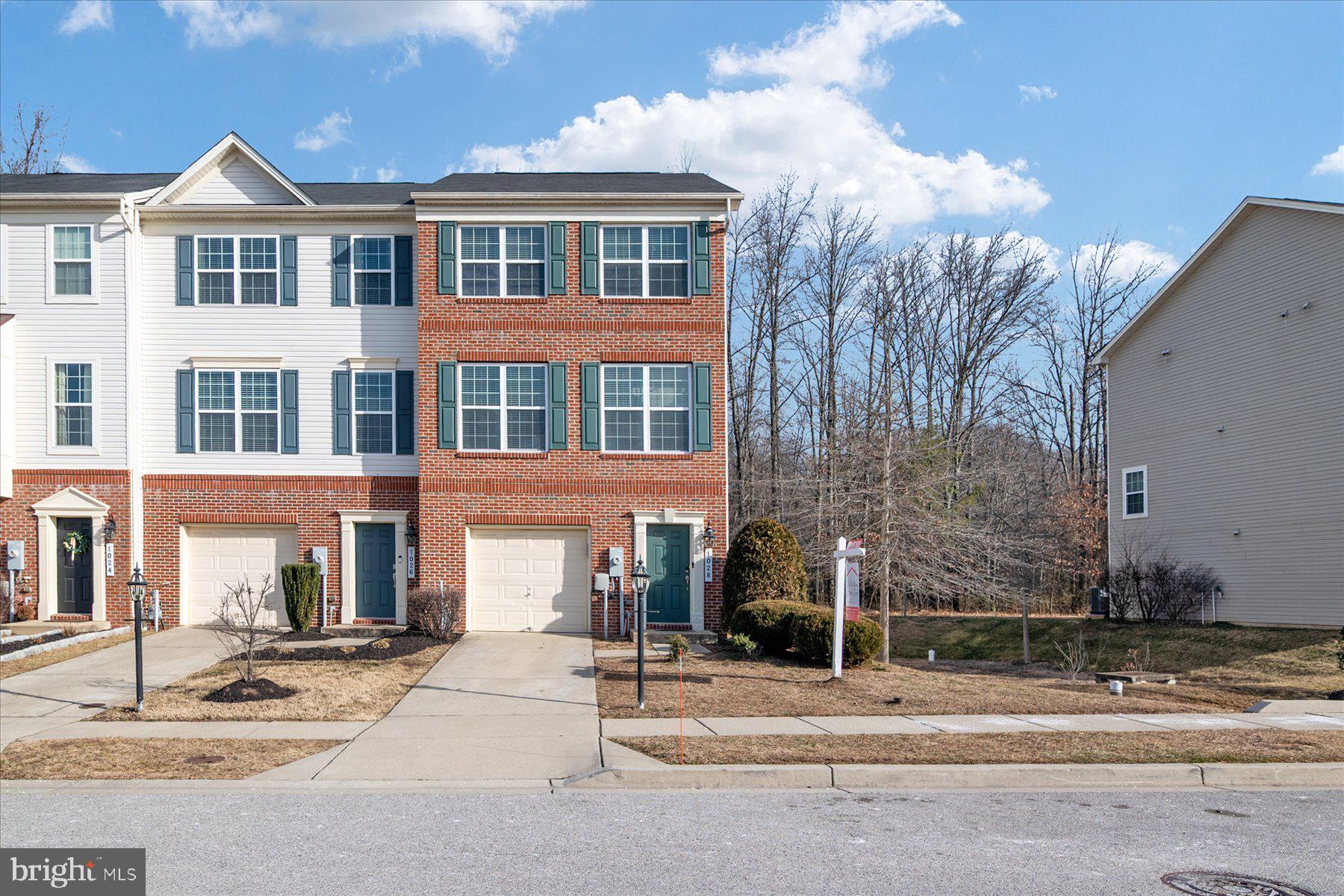 TANYARD SPRINGS TOWNHOMES - Residential