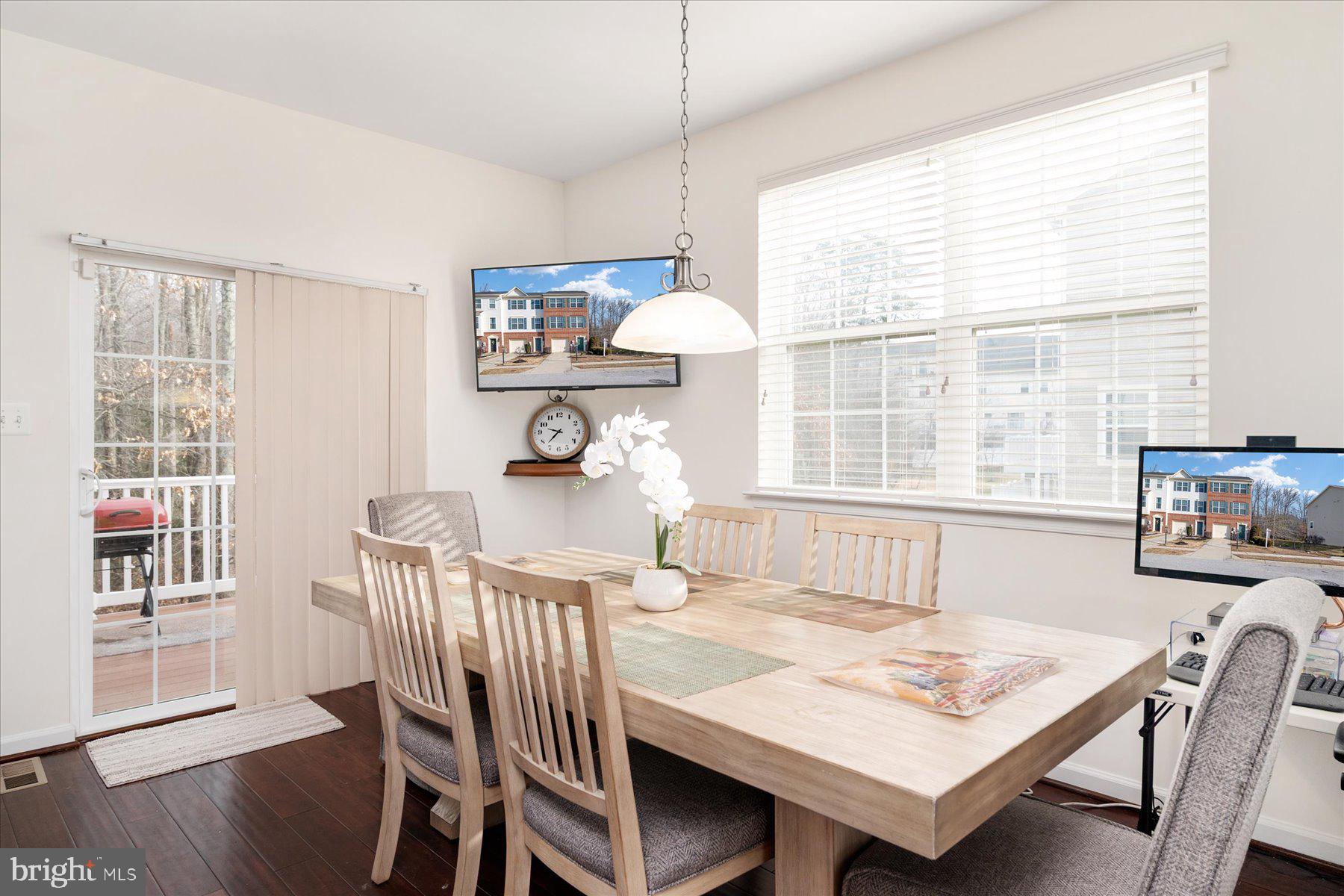 TANYARD SPRINGS TOWNHOMES - Residential