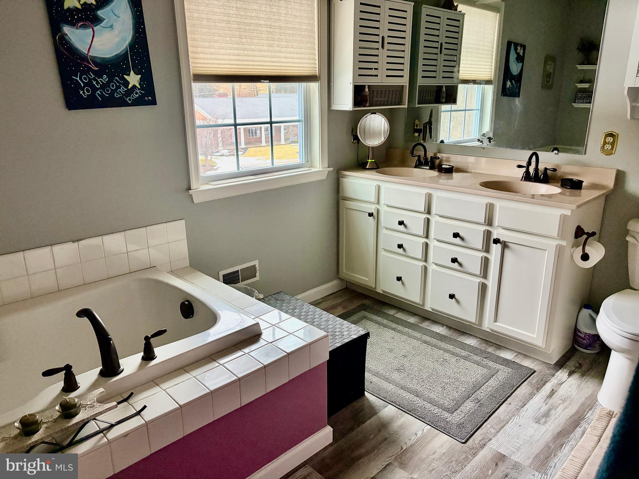 EXETER WOODS - Residential