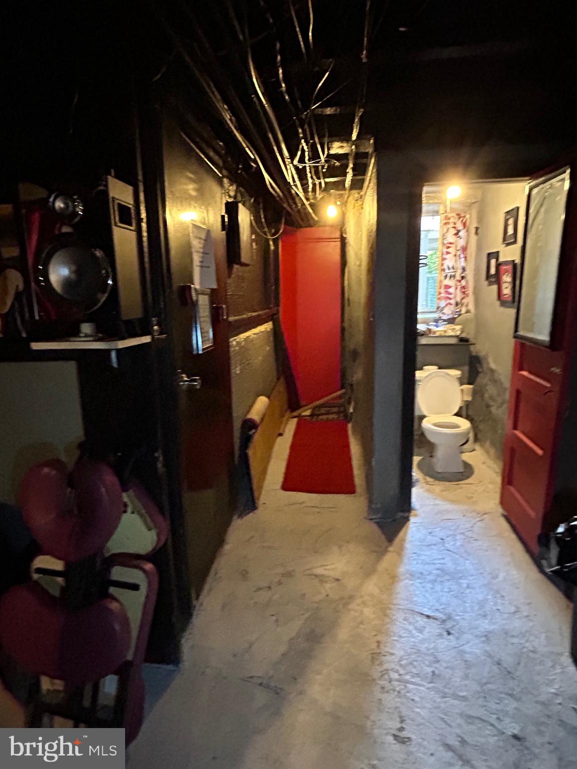 WEST OAK LANE - Residential Income