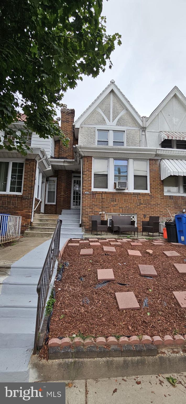WEST OAK LANE - Residential Income