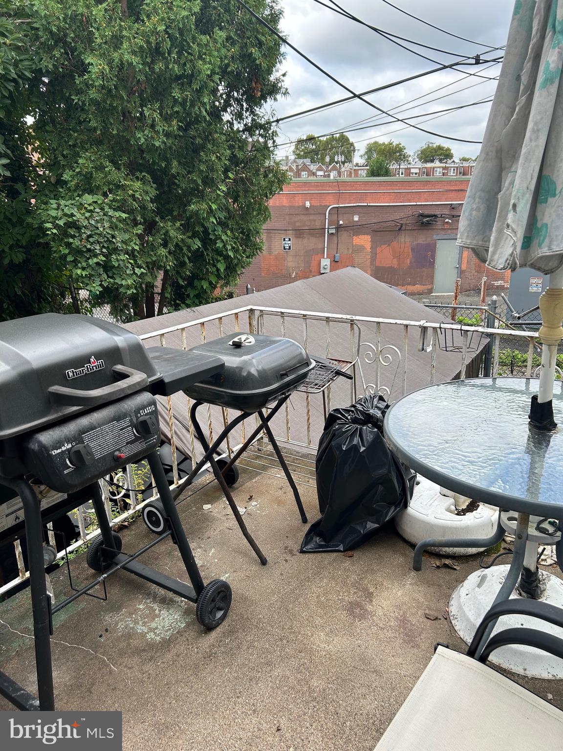 WEST OAK LANE - Residential Income