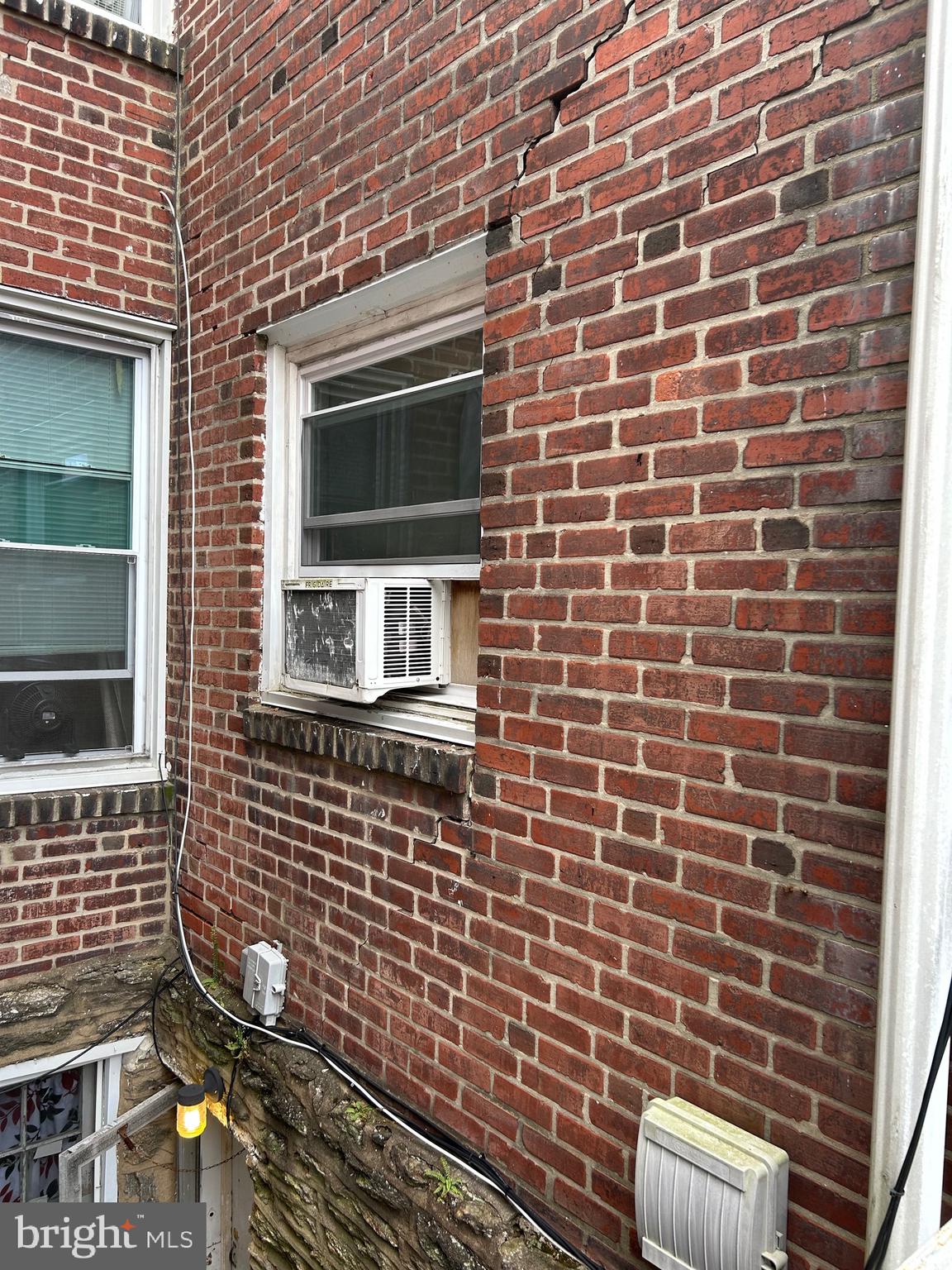 WEST OAK LANE - Residential Income