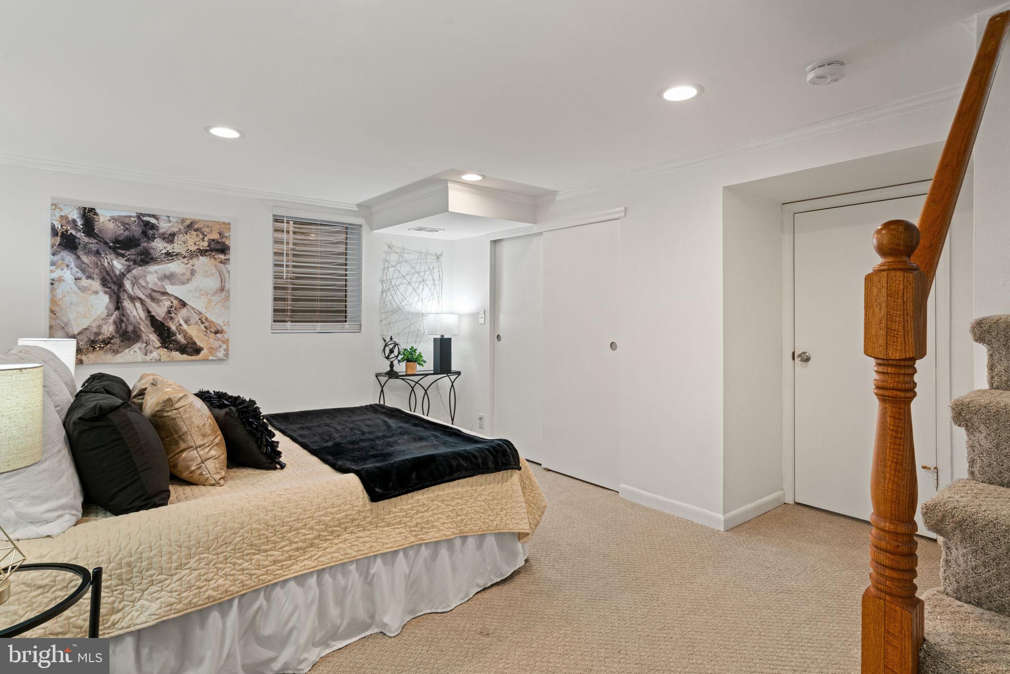 JEFFERSON MANOR - Residential