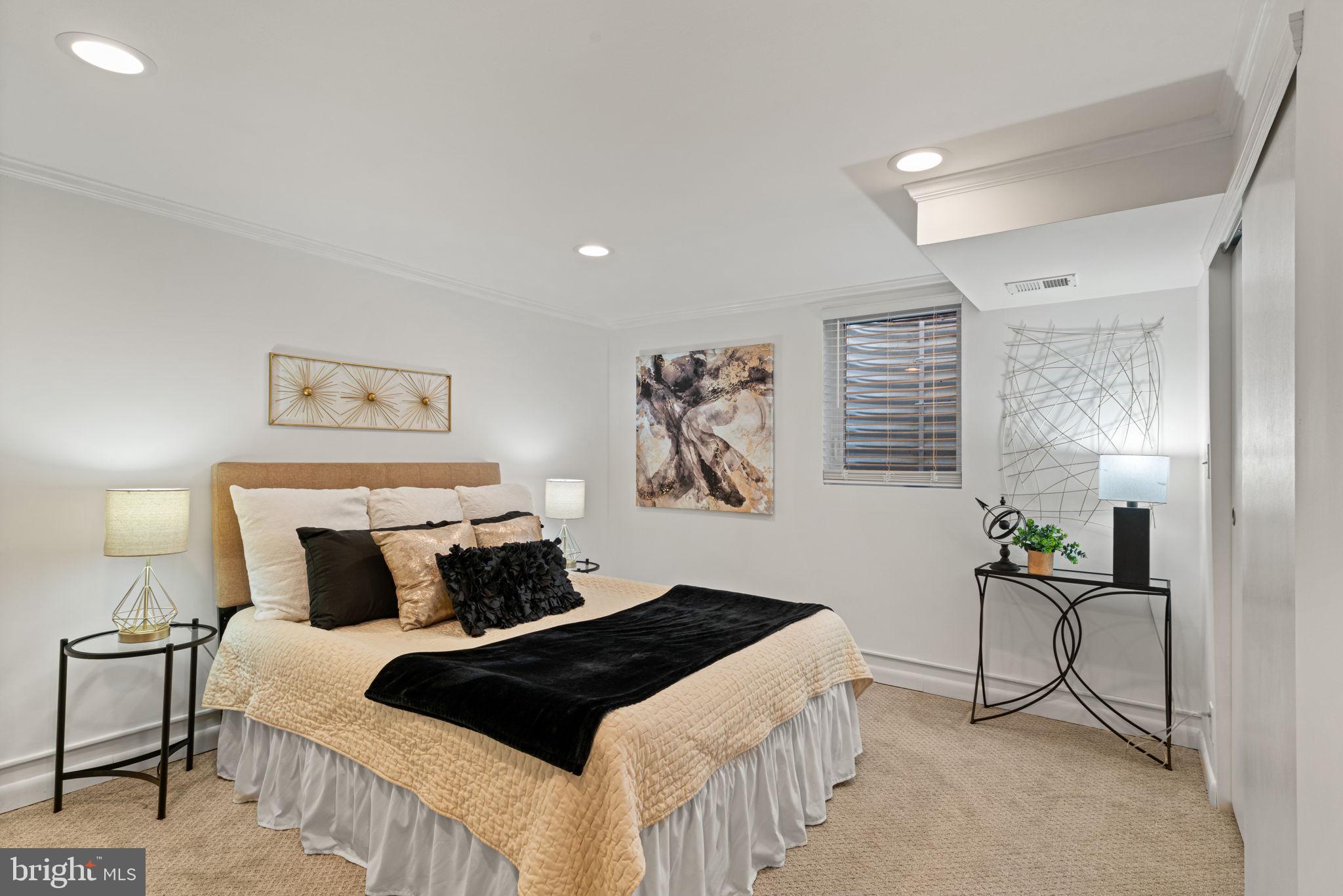 JEFFERSON MANOR - Residential