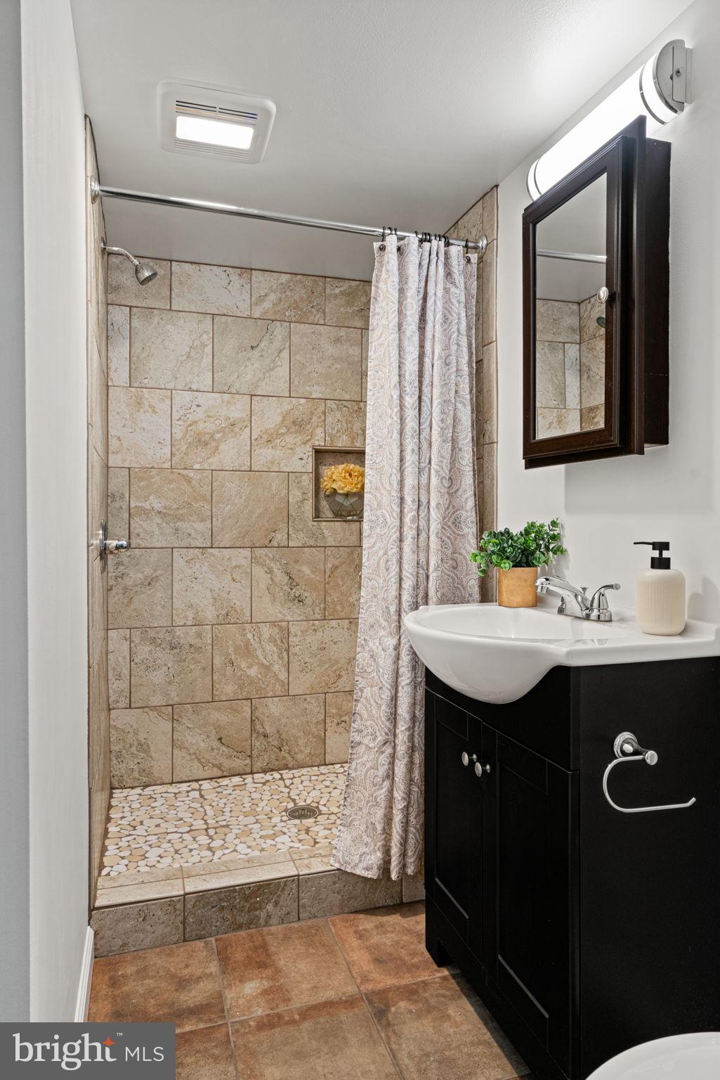 JEFFERSON MANOR - Residential