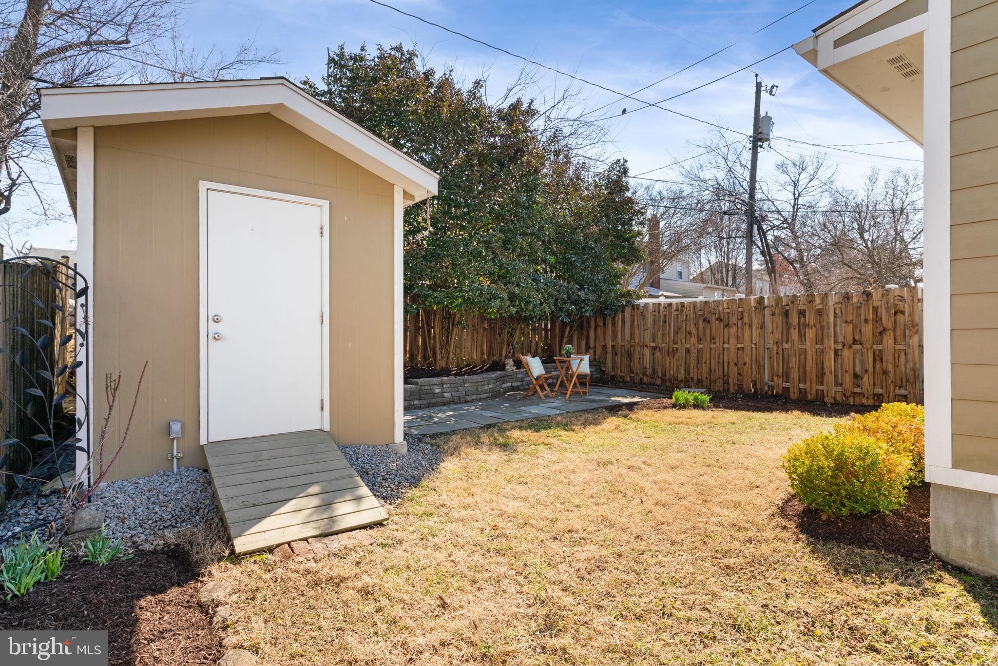 JEFFERSON MANOR - Residential