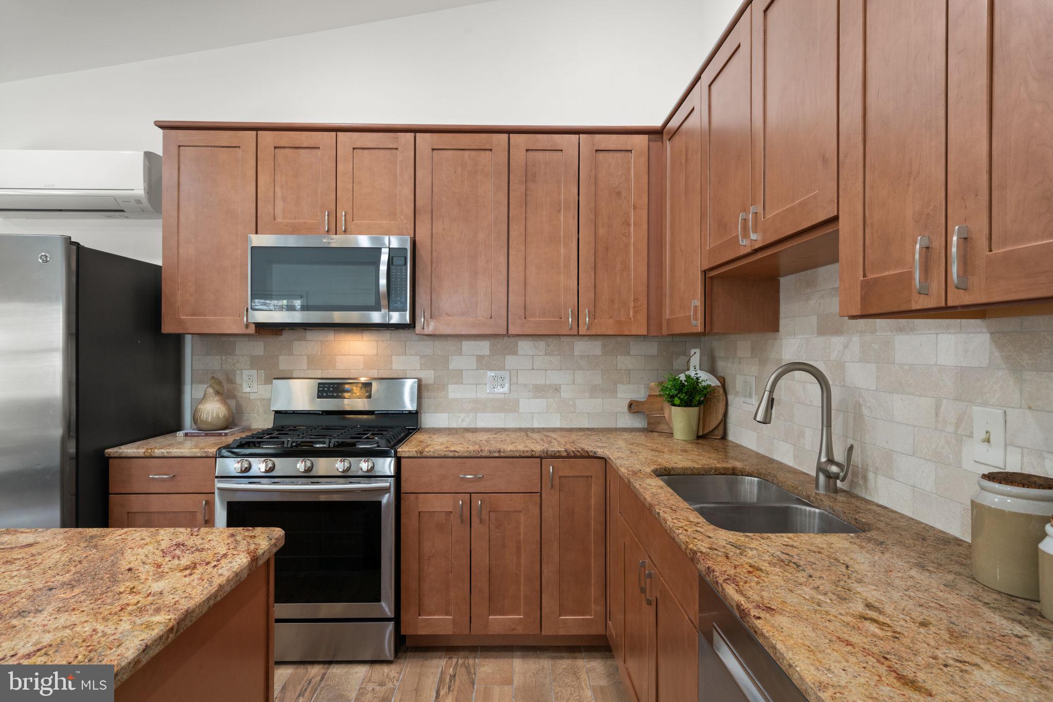 JEFFERSON MANOR - Residential