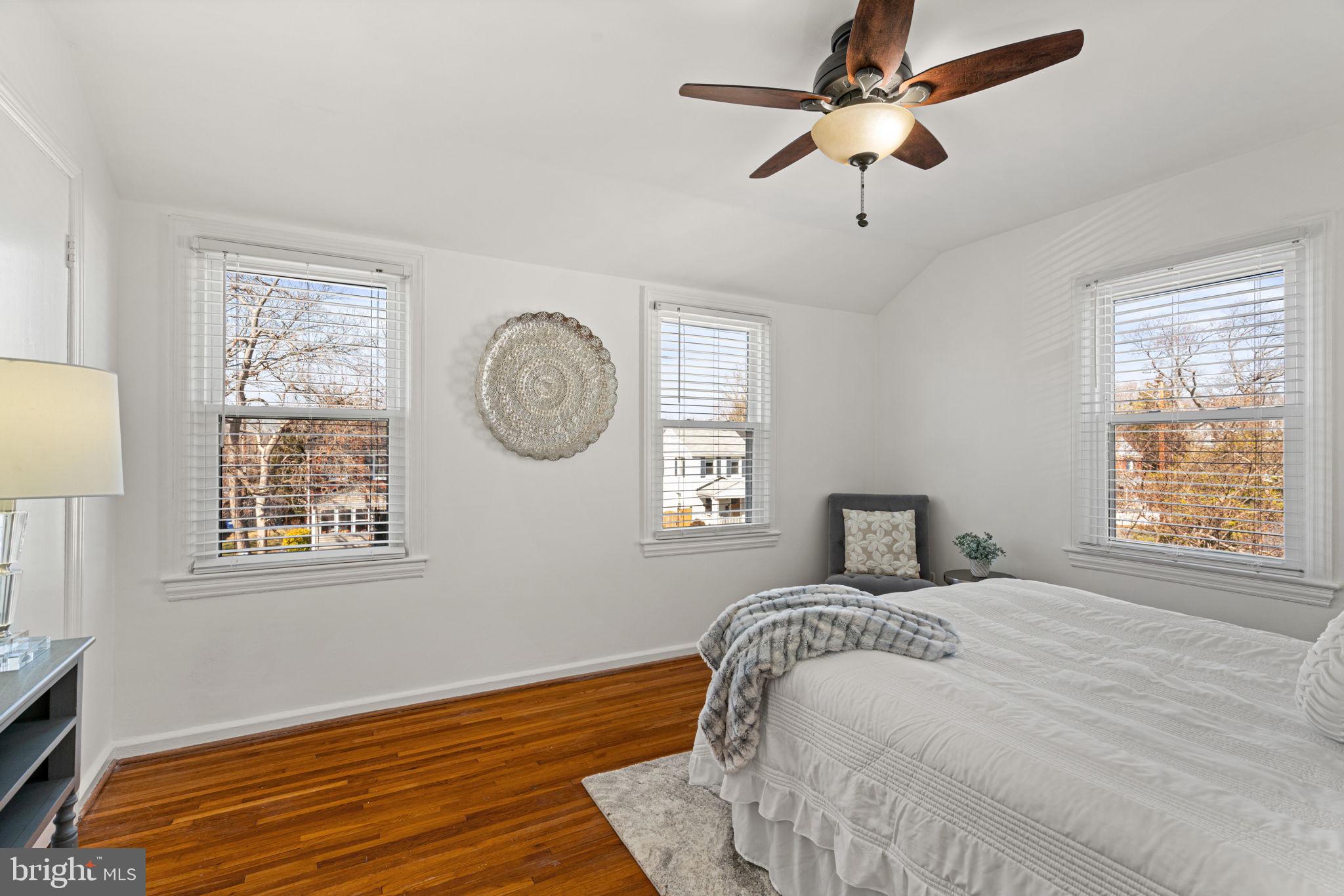 JEFFERSON MANOR - Residential