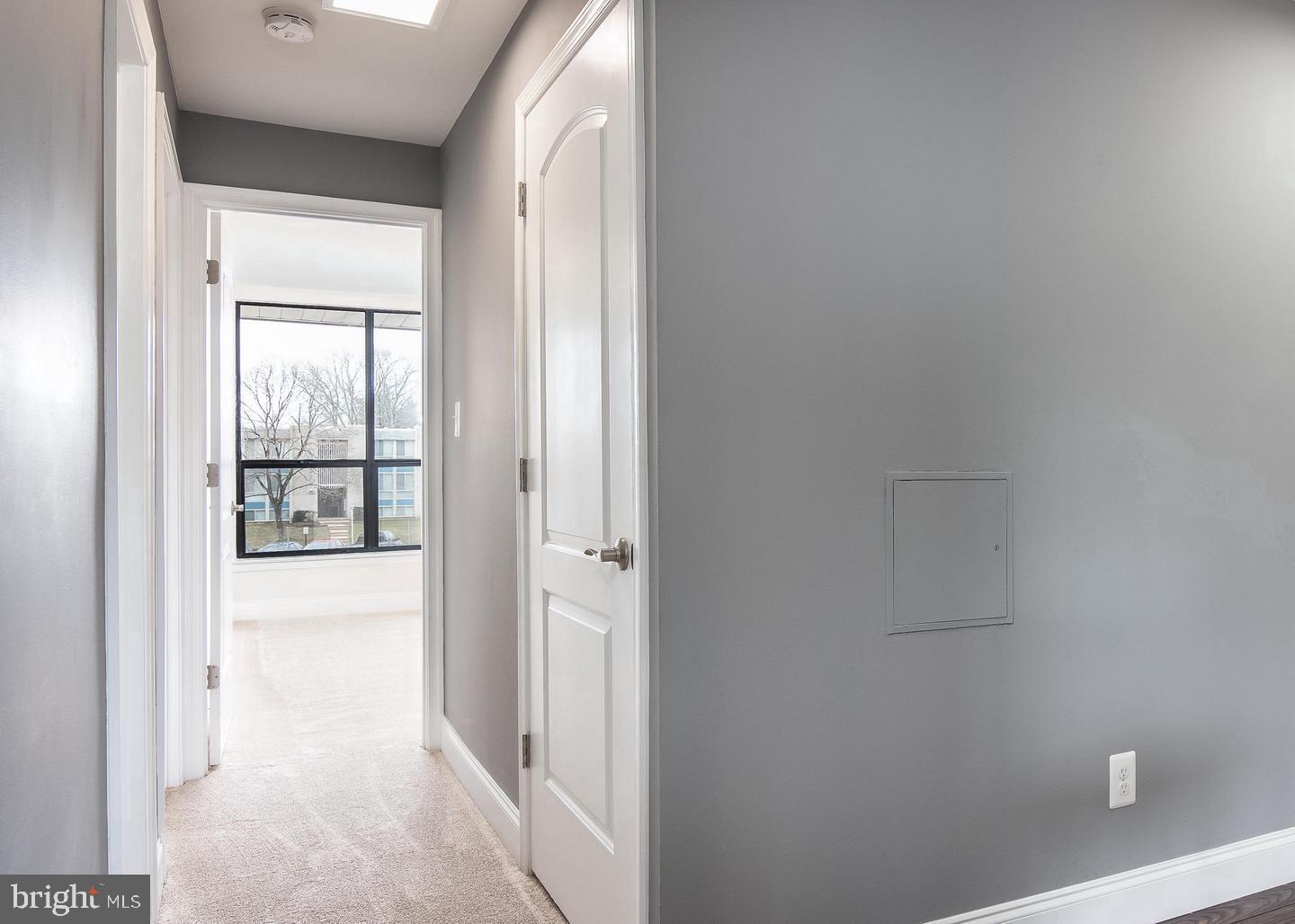 HUNTLEY SQUARE CONDOMINIUMS - Residential