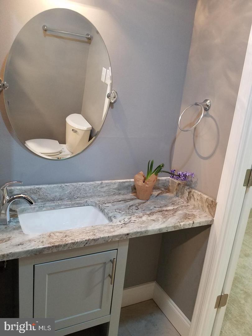 HUNTLEY SQUARE CONDOMINIUMS - Residential