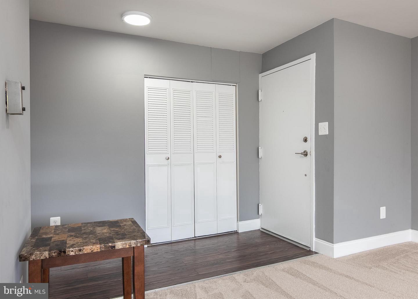 HUNTLEY SQUARE CONDOMINIUMS - Residential