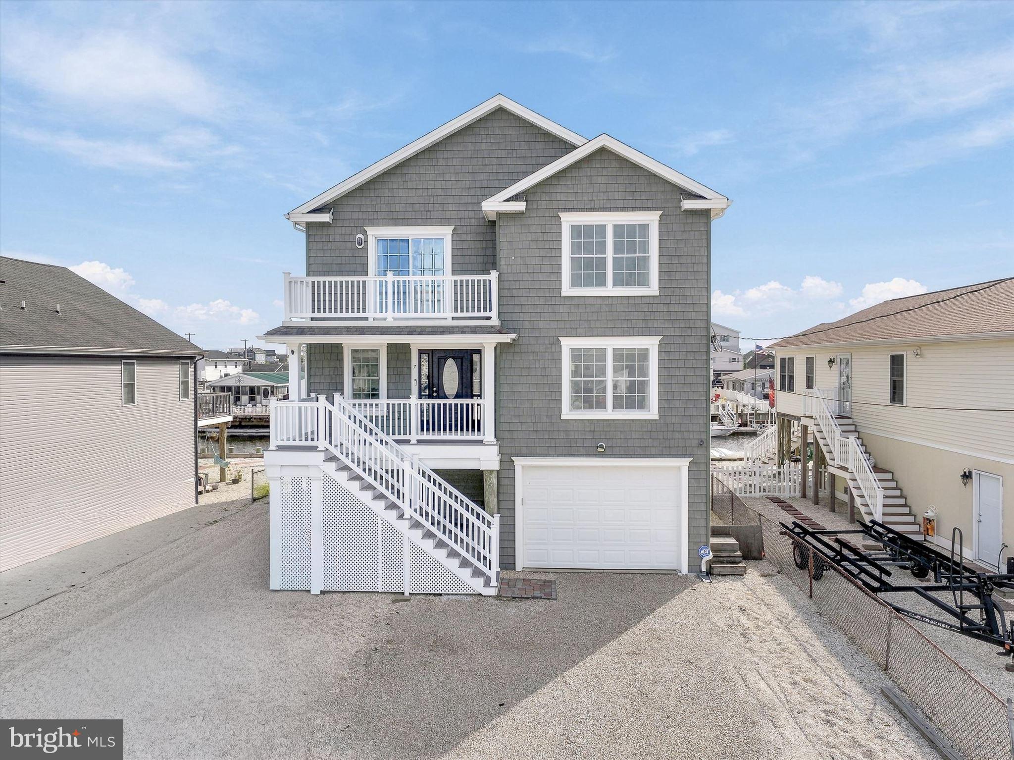 7 W NAVASINK DRIVE
