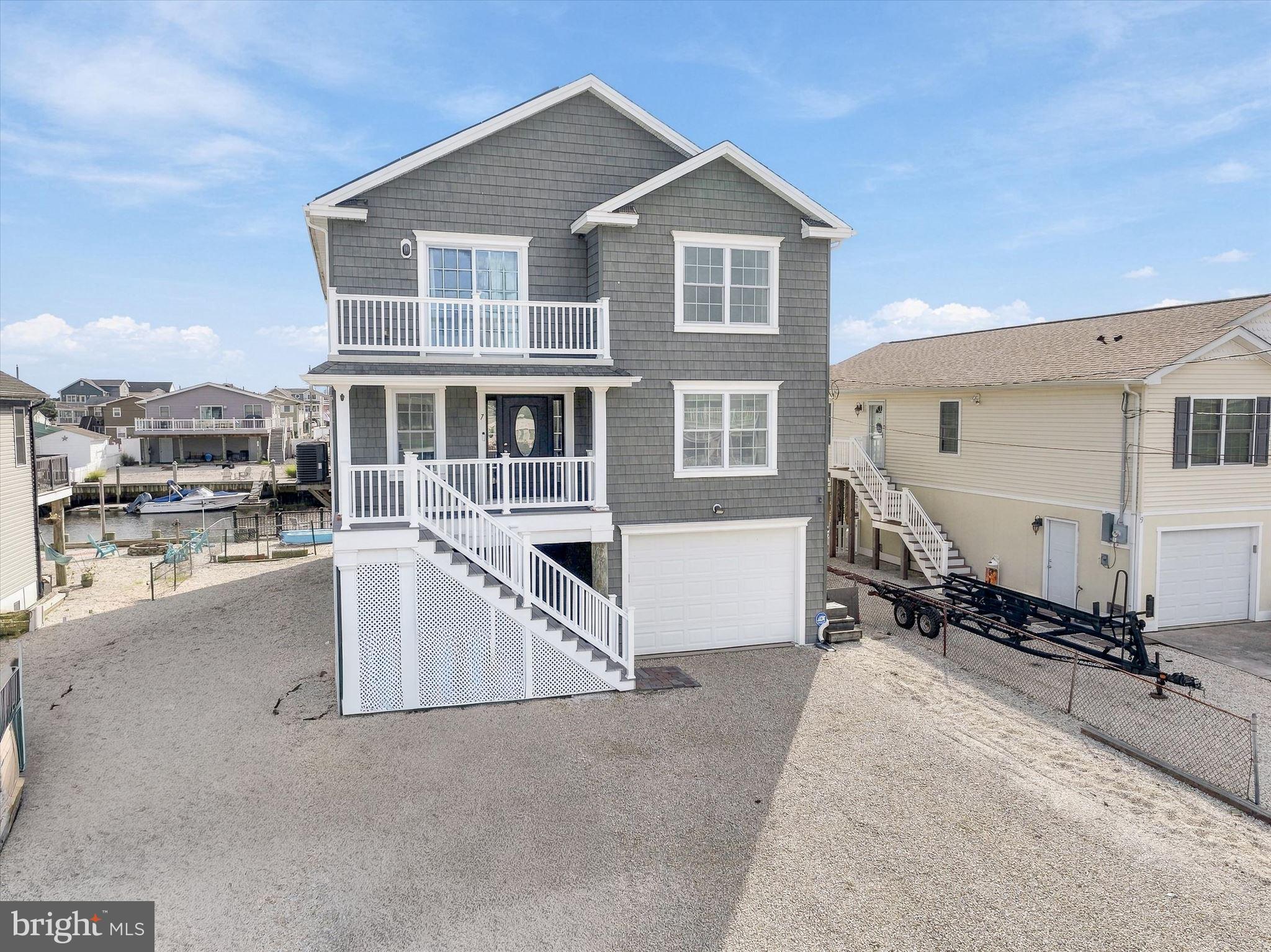 7 W NAVASINK DRIVE