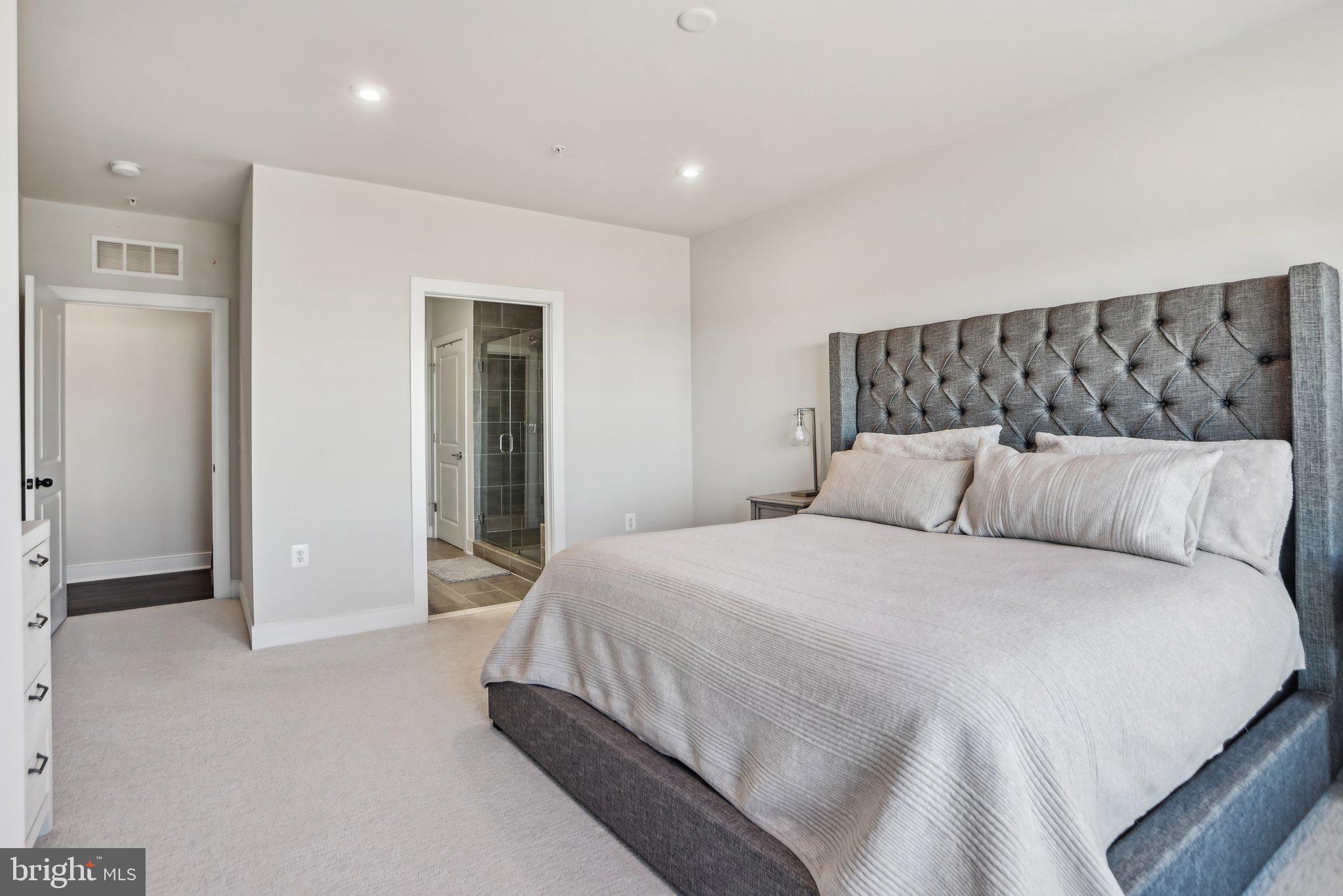 THE FLATS AT NATIONAL HARBOR - Residential