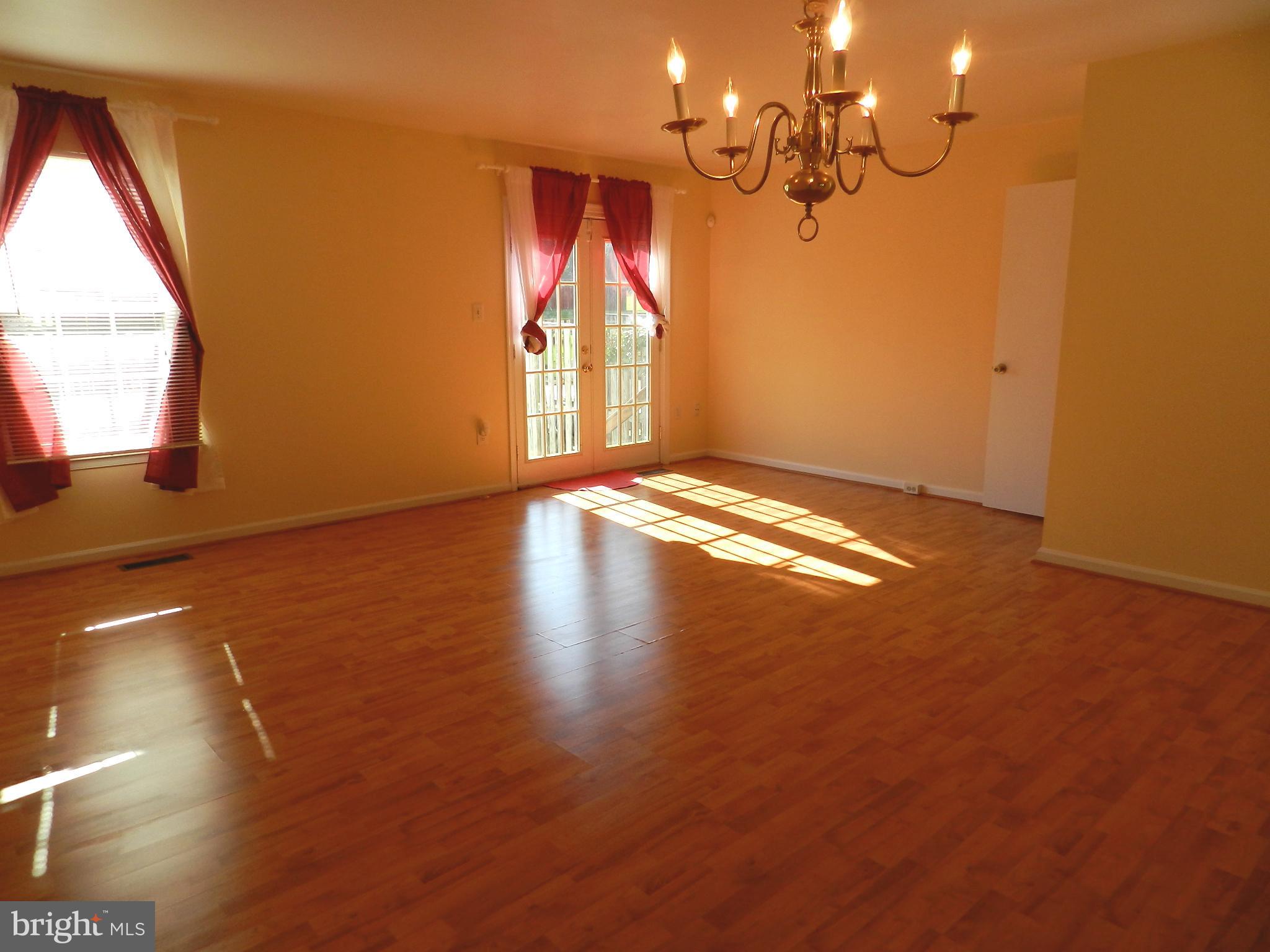 WILLIAMSTOWN - Residential