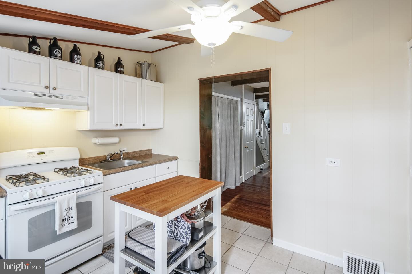 DICKINSON NARROWS - Residential Lease