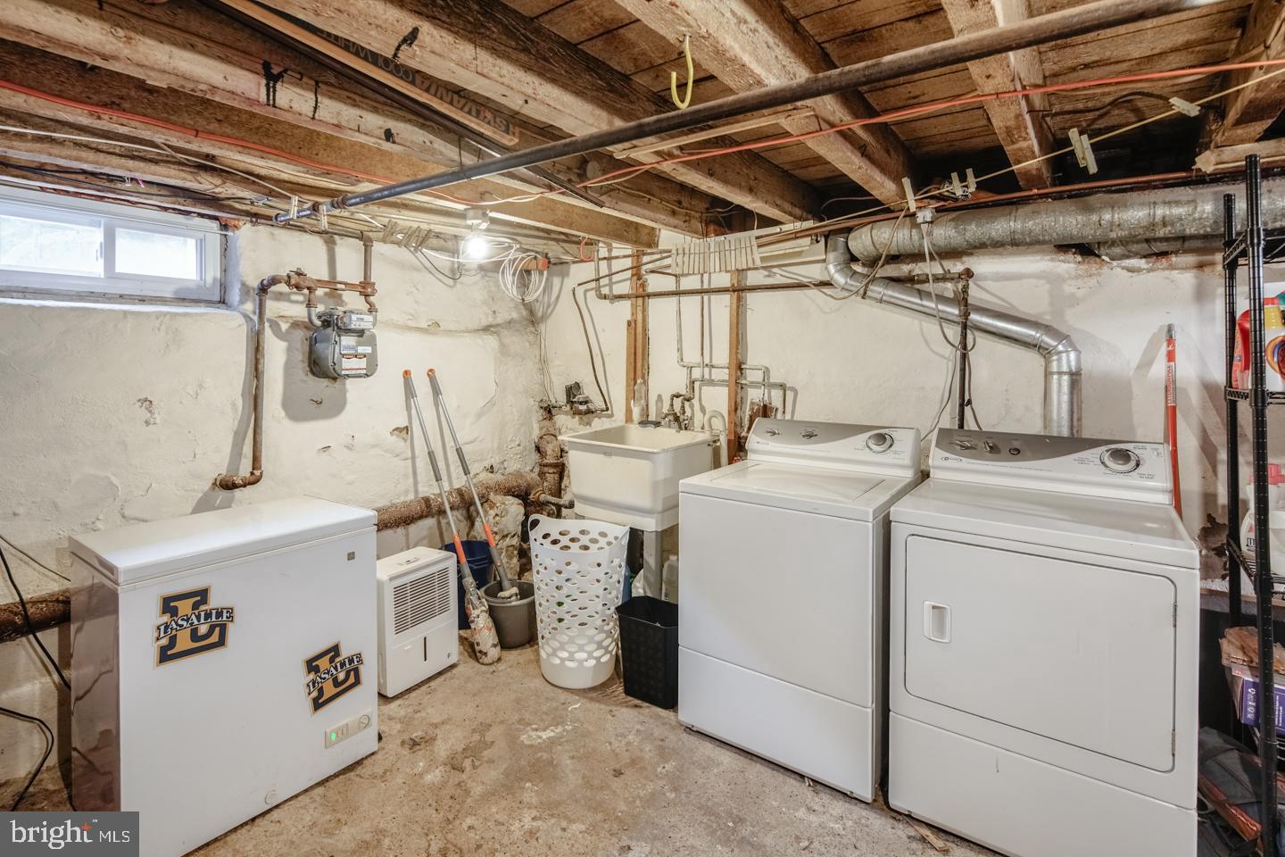 DICKINSON NARROWS - Residential Lease