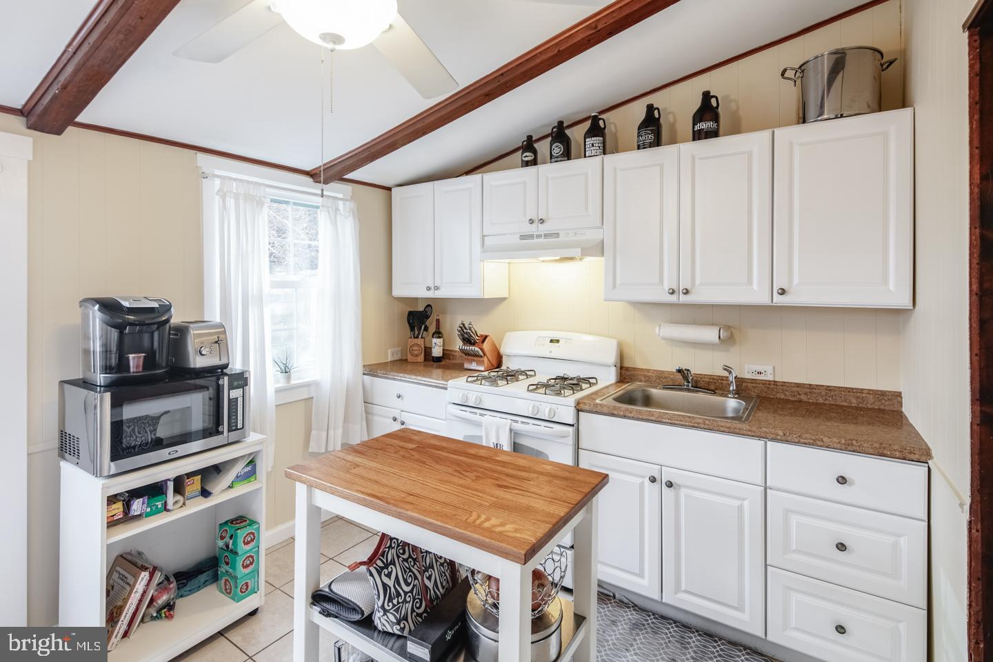 DICKINSON NARROWS - Residential Lease