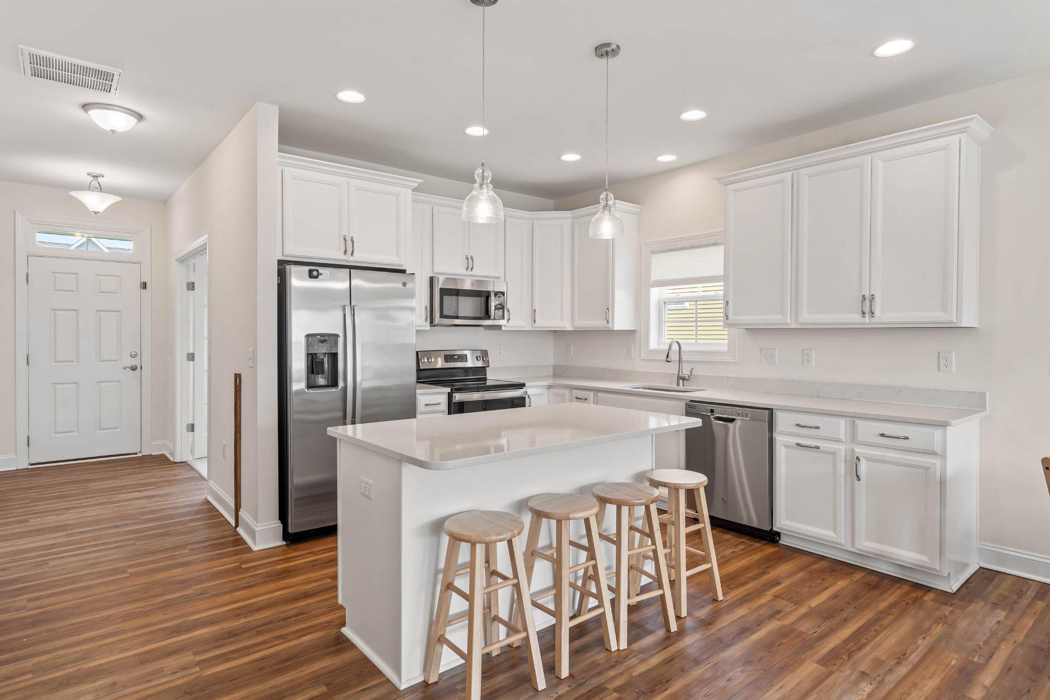 CAPTAINS WAY - Residential