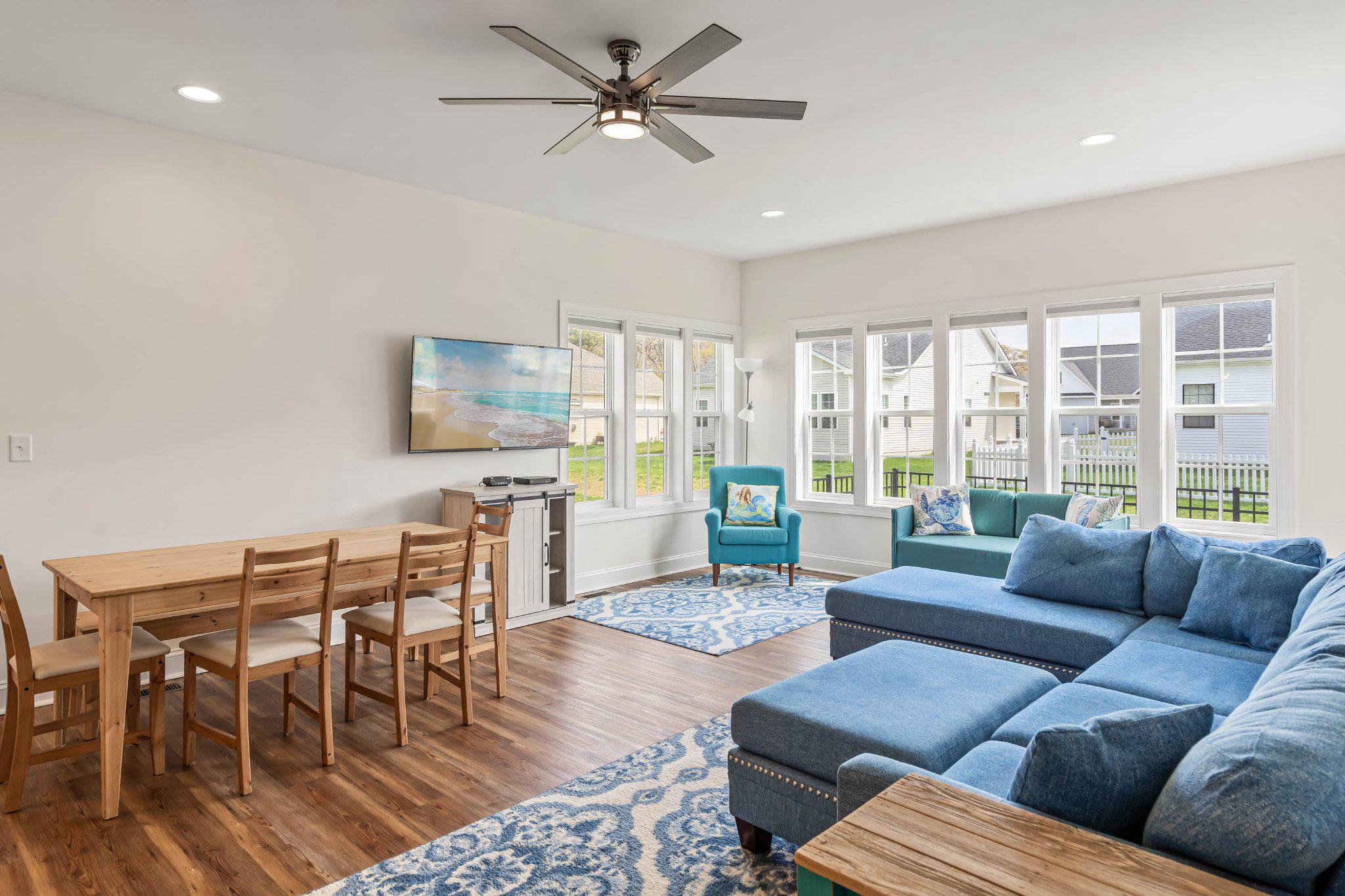 CAPTAINS WAY - Residential