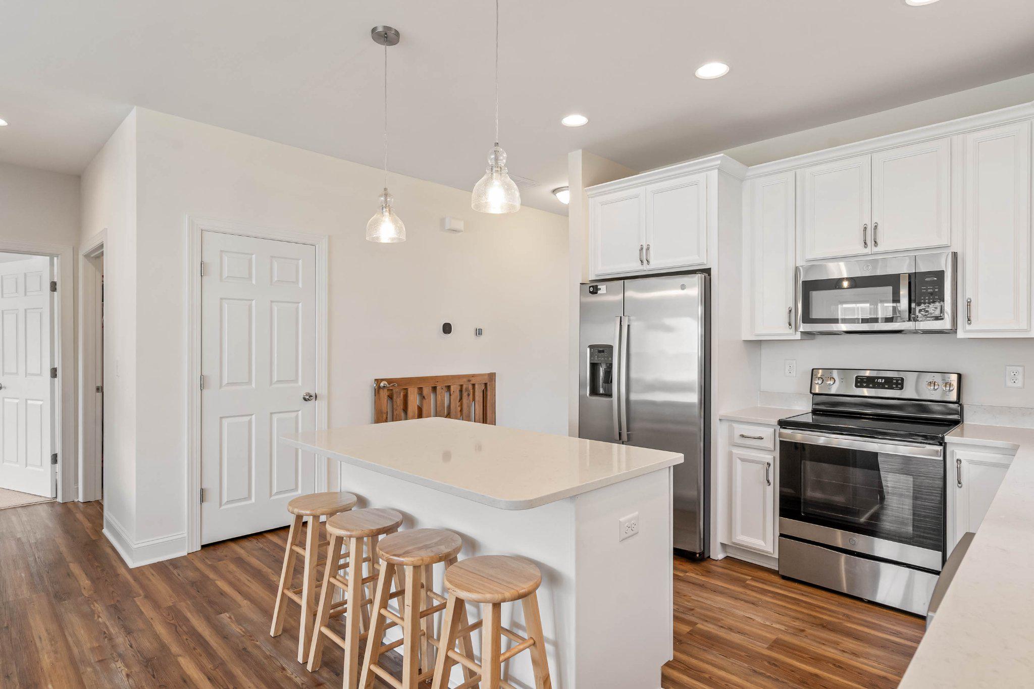CAPTAINS WAY - Residential