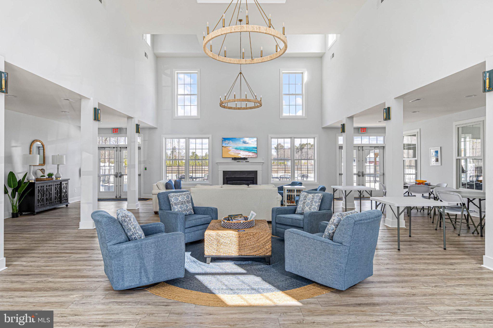 CAPTAINS WAY - Residential