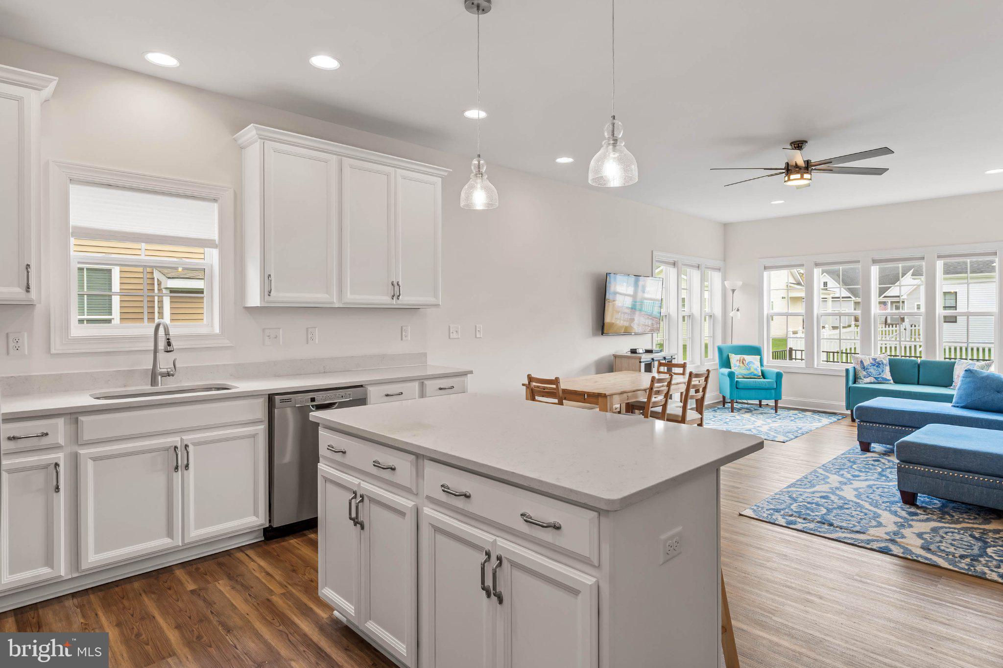 CAPTAINS WAY - Residential