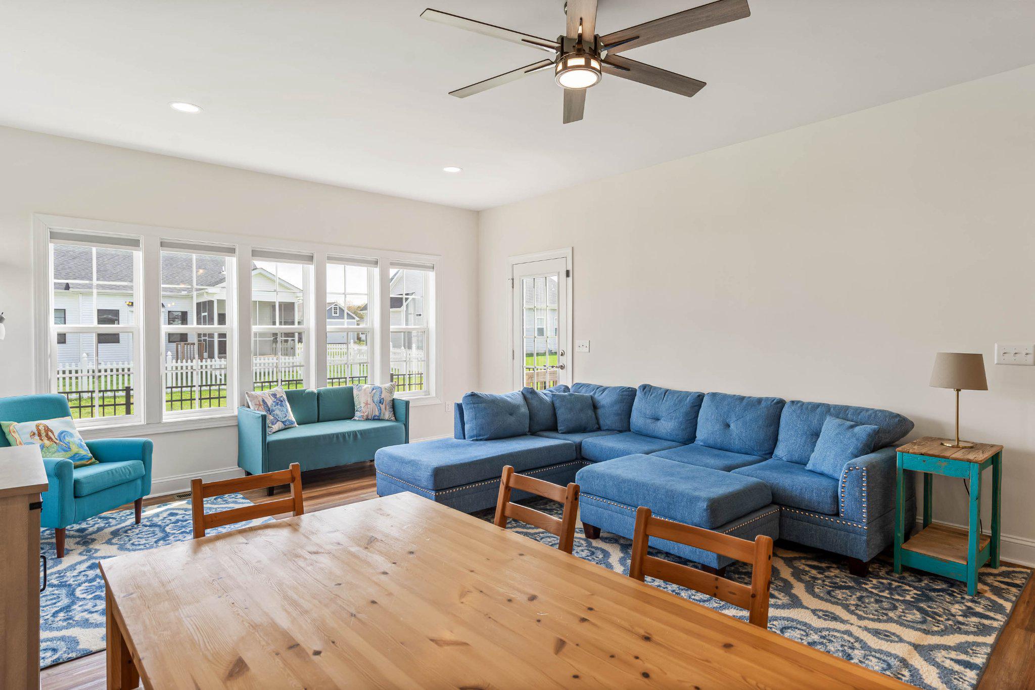 CAPTAINS WAY - Residential