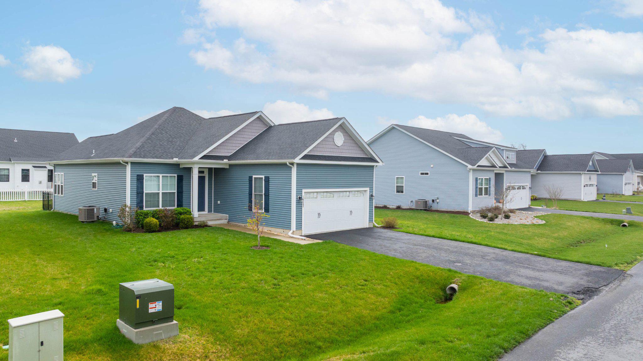 CAPTAINS WAY - Residential