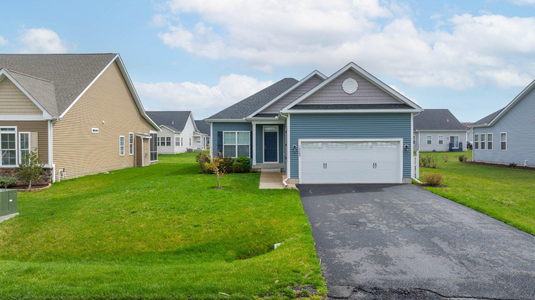CAPTAINS WAY - Residential