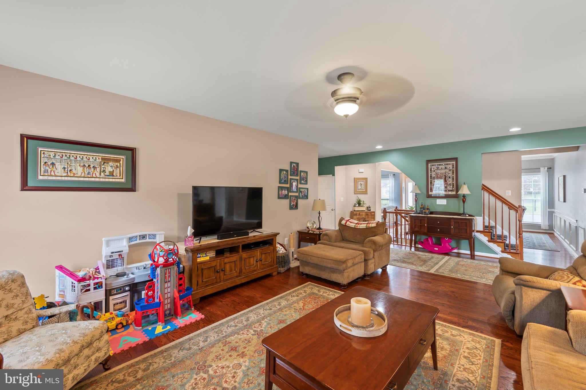 ROLLING HILLS ESTATES - Residential