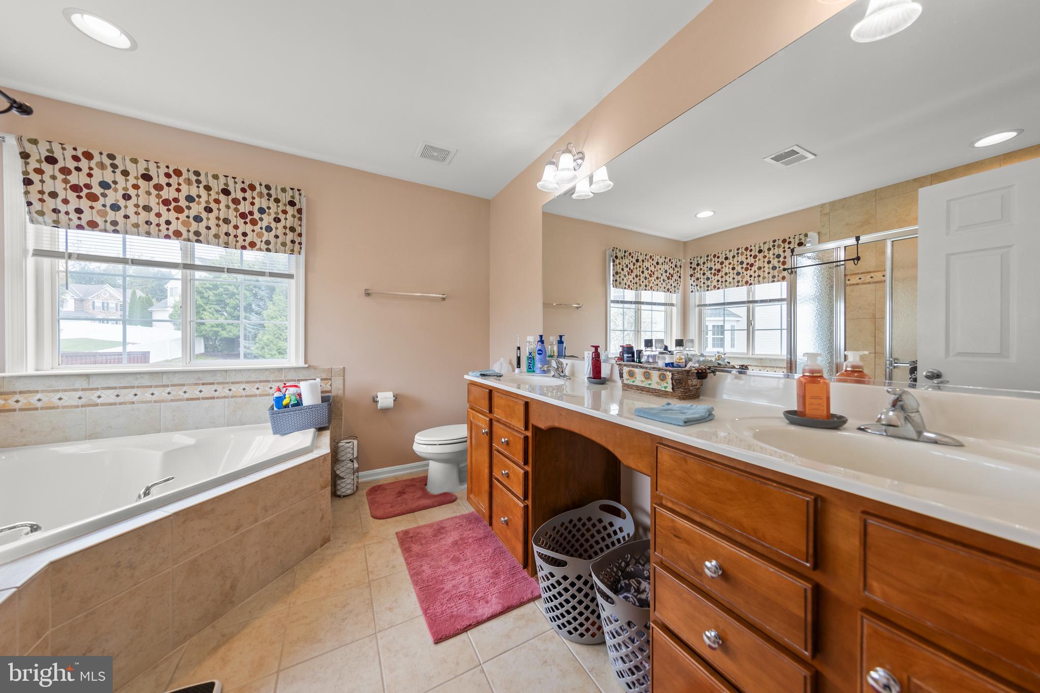 ROLLING HILLS ESTATES - Residential