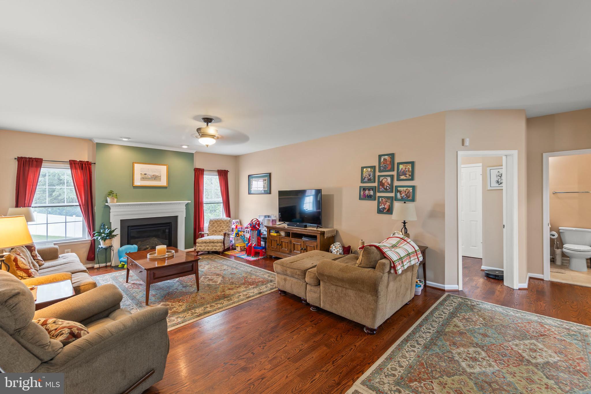 ROLLING HILLS ESTATES - Residential