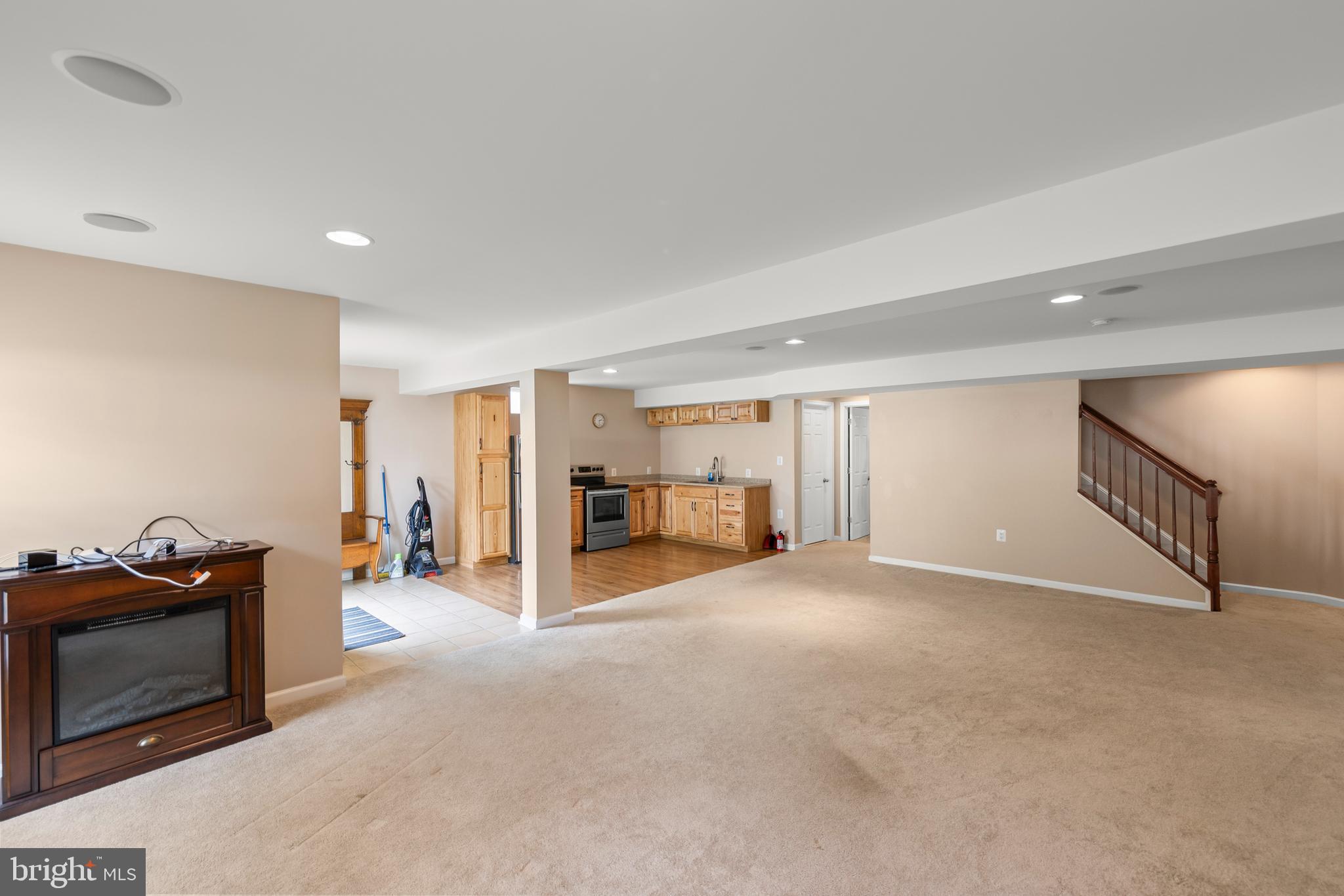 ROLLING HILLS ESTATES - Residential