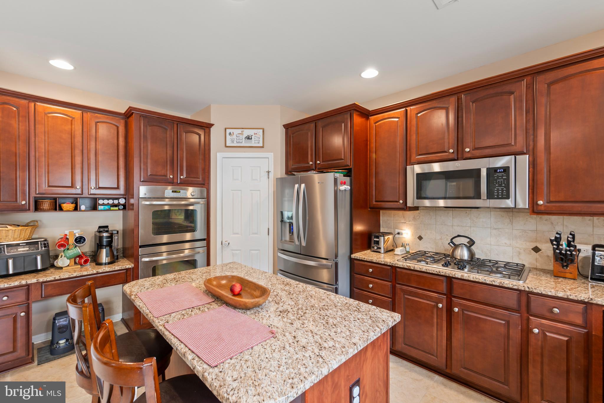 ROLLING HILLS ESTATES - Residential