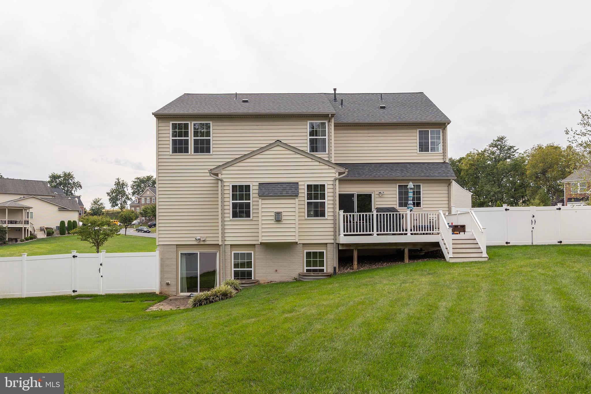 ROLLING HILLS ESTATES - Residential