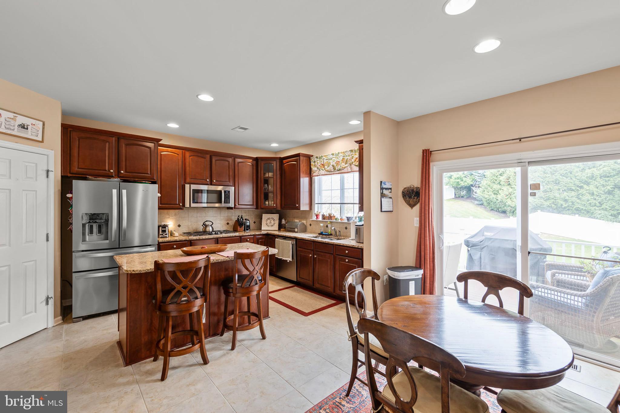 ROLLING HILLS ESTATES - Residential