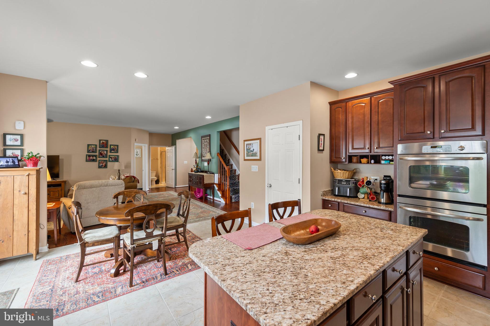 ROLLING HILLS ESTATES - Residential